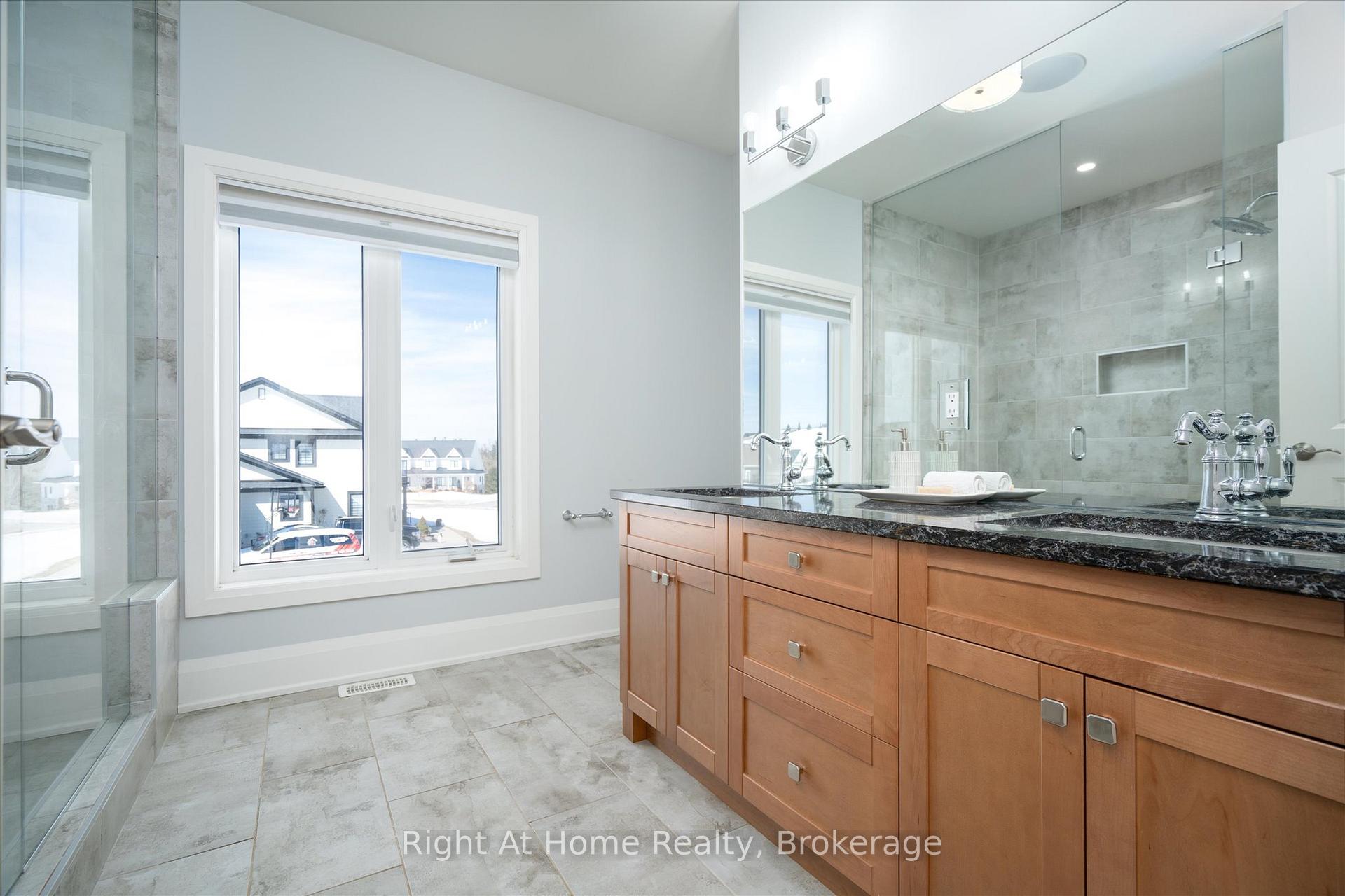 Photo 18 of 16 Gelderland Crescent, Oro-Medonte, Rural Oro-Medonte — HOMEH