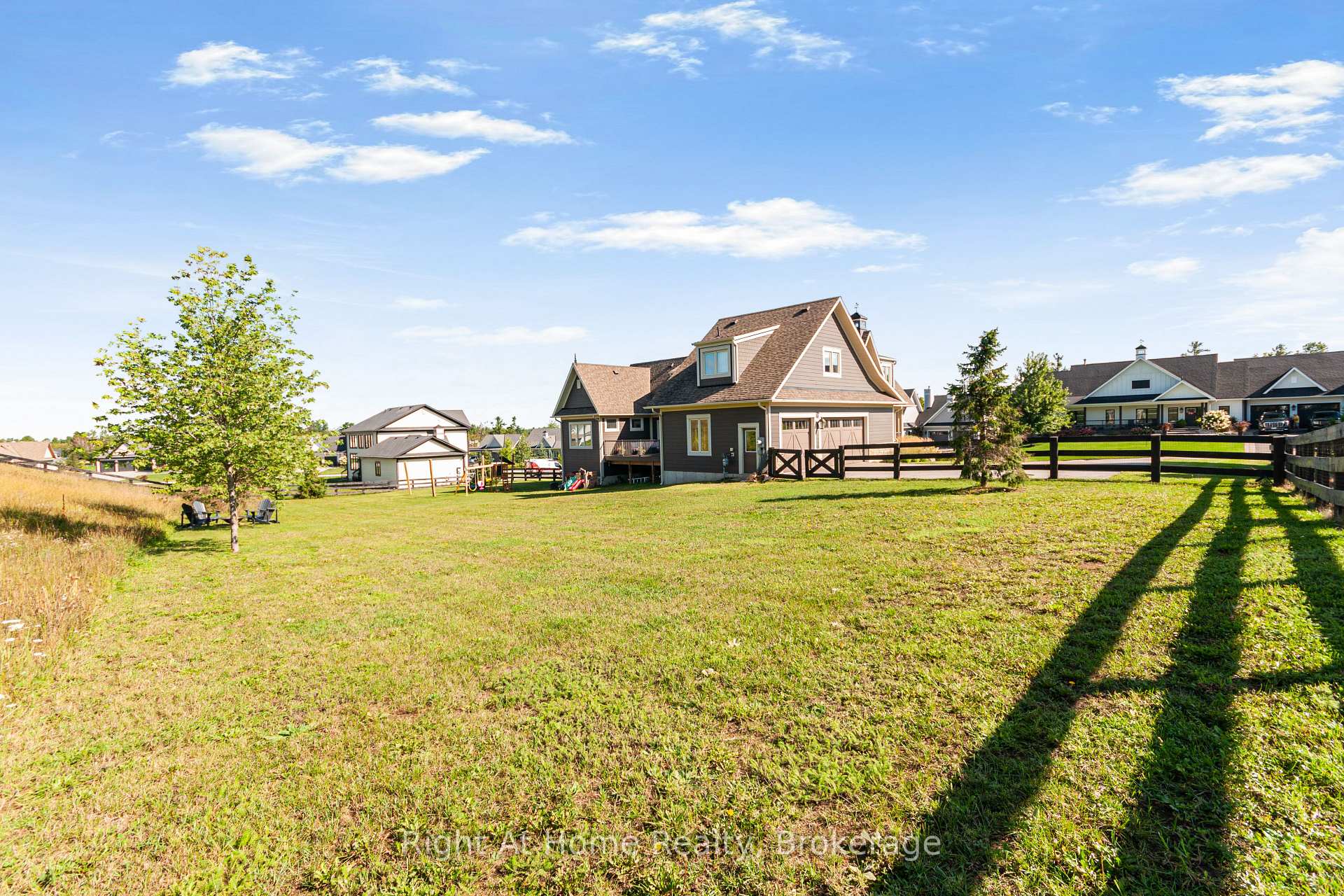 Photo 42 of 16 Gelderland Crescent, Oro-Medonte, Rural Oro-Medonte — HOMEH