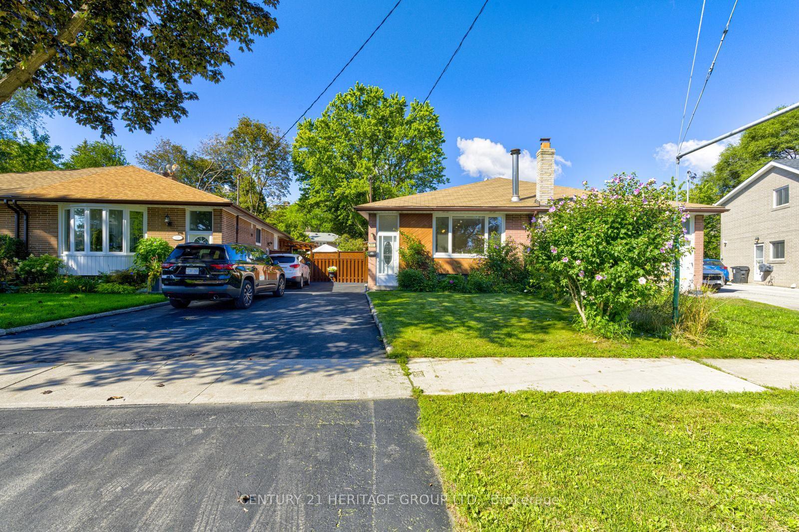 Photo 2 of 117 Marbury Crescent, North York, Parkwoods-Donalda — HOMEH