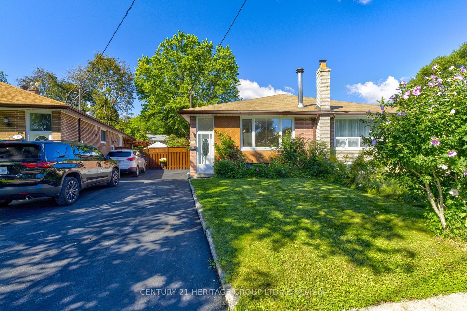 Photo 3 of 117 Marbury Crescent, North York, Parkwoods-Donalda — HOMEH
