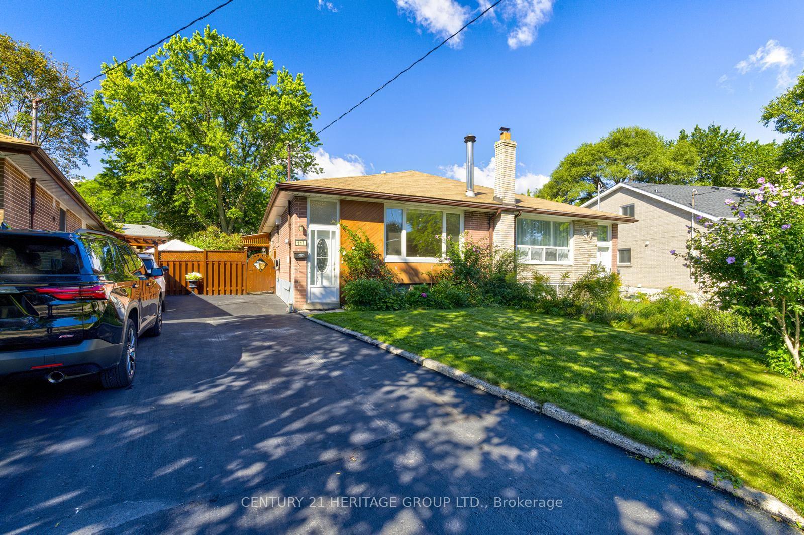 Photo 4 of 117 Marbury Crescent, North York, Parkwoods-Donalda — HOMEH