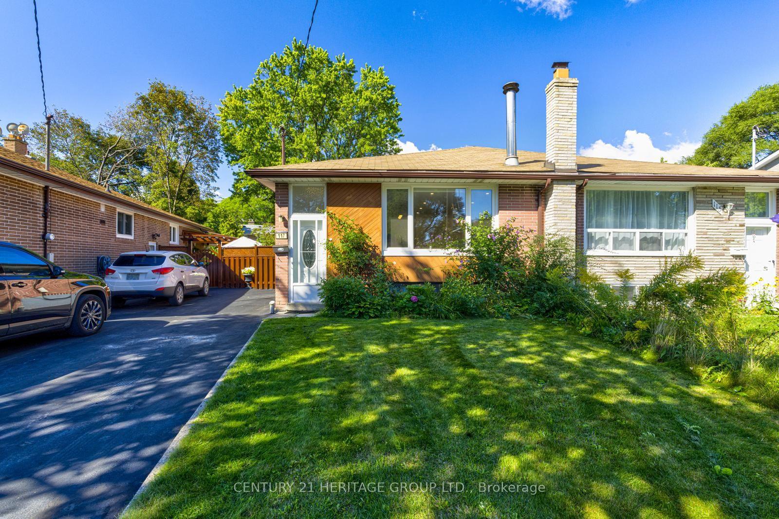 Photo 5 of 117 Marbury Crescent, North York, Parkwoods-Donalda — HOMEH
