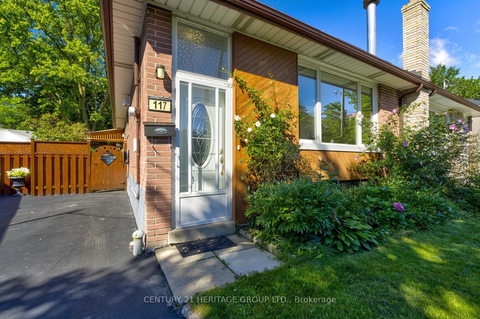 Photo 7 of 117 Marbury Crescent, North York, Parkwoods-Donalda — HOMEH