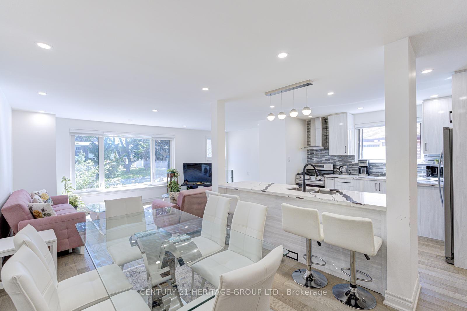 Photo 16 of 117 Marbury Crescent, North York, Parkwoods-Donalda — HOMEH