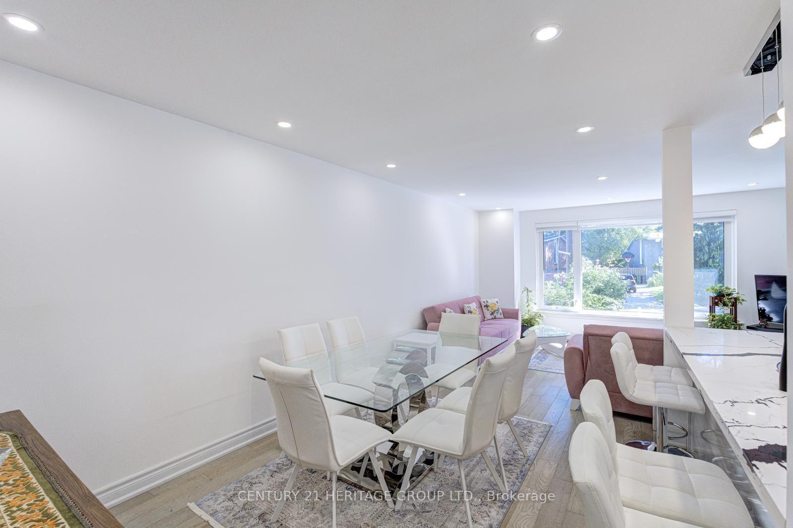 Photo 17 of 117 Marbury Crescent, North York, Parkwoods-Donalda — HOMEH