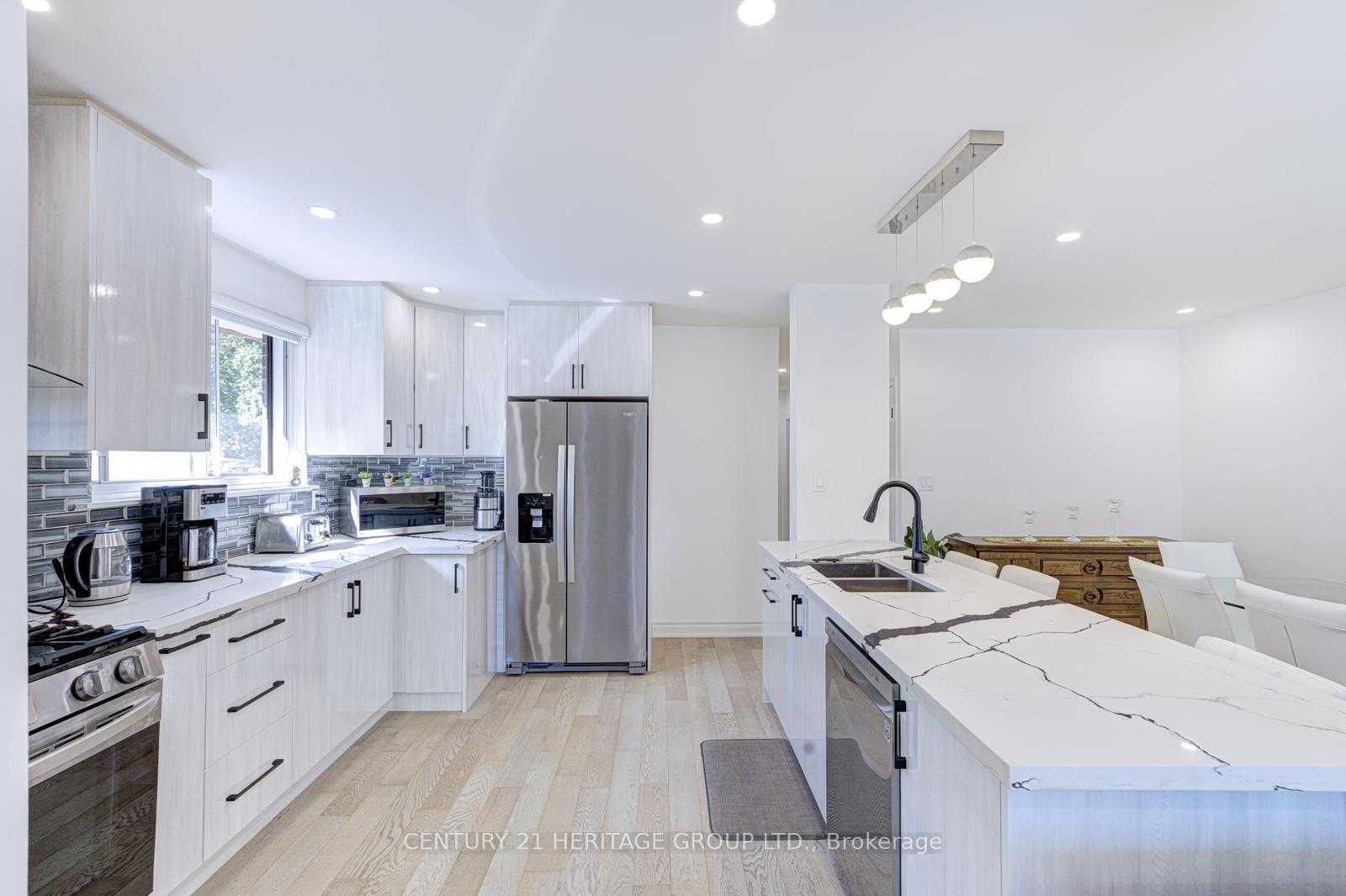 Photo 21 of 117 Marbury Crescent, North York, Parkwoods-Donalda — HOMEH