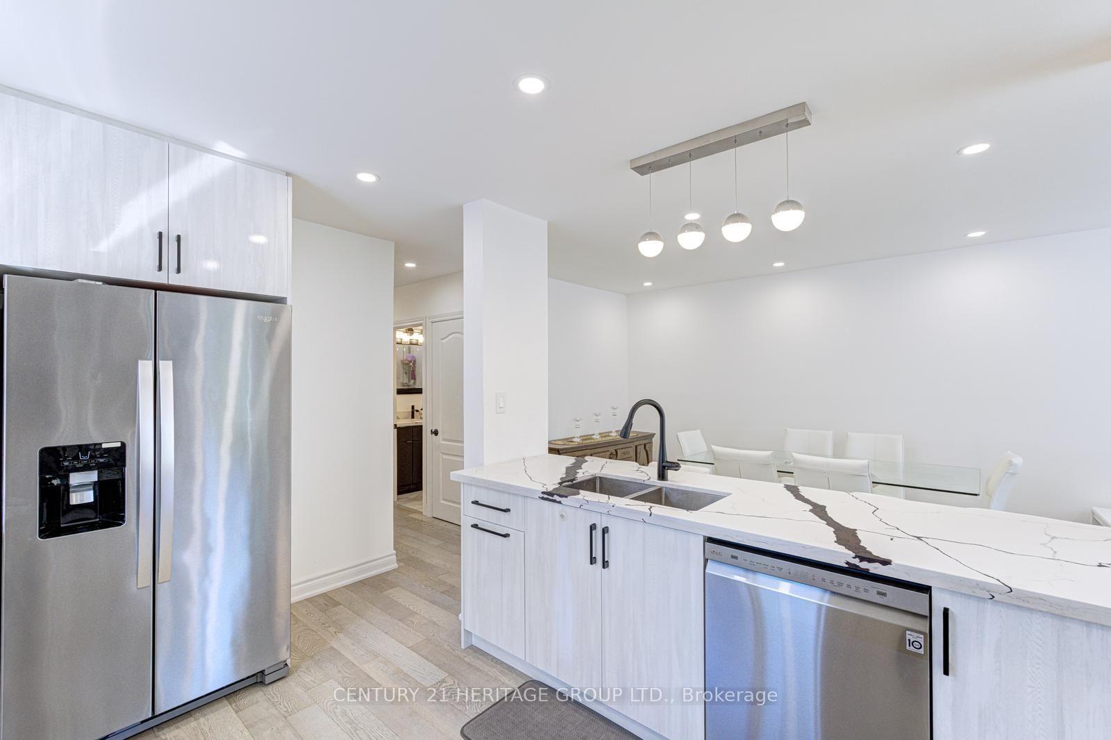 Photo 22 of 117 Marbury Crescent, North York, Parkwoods-Donalda — HOMEH