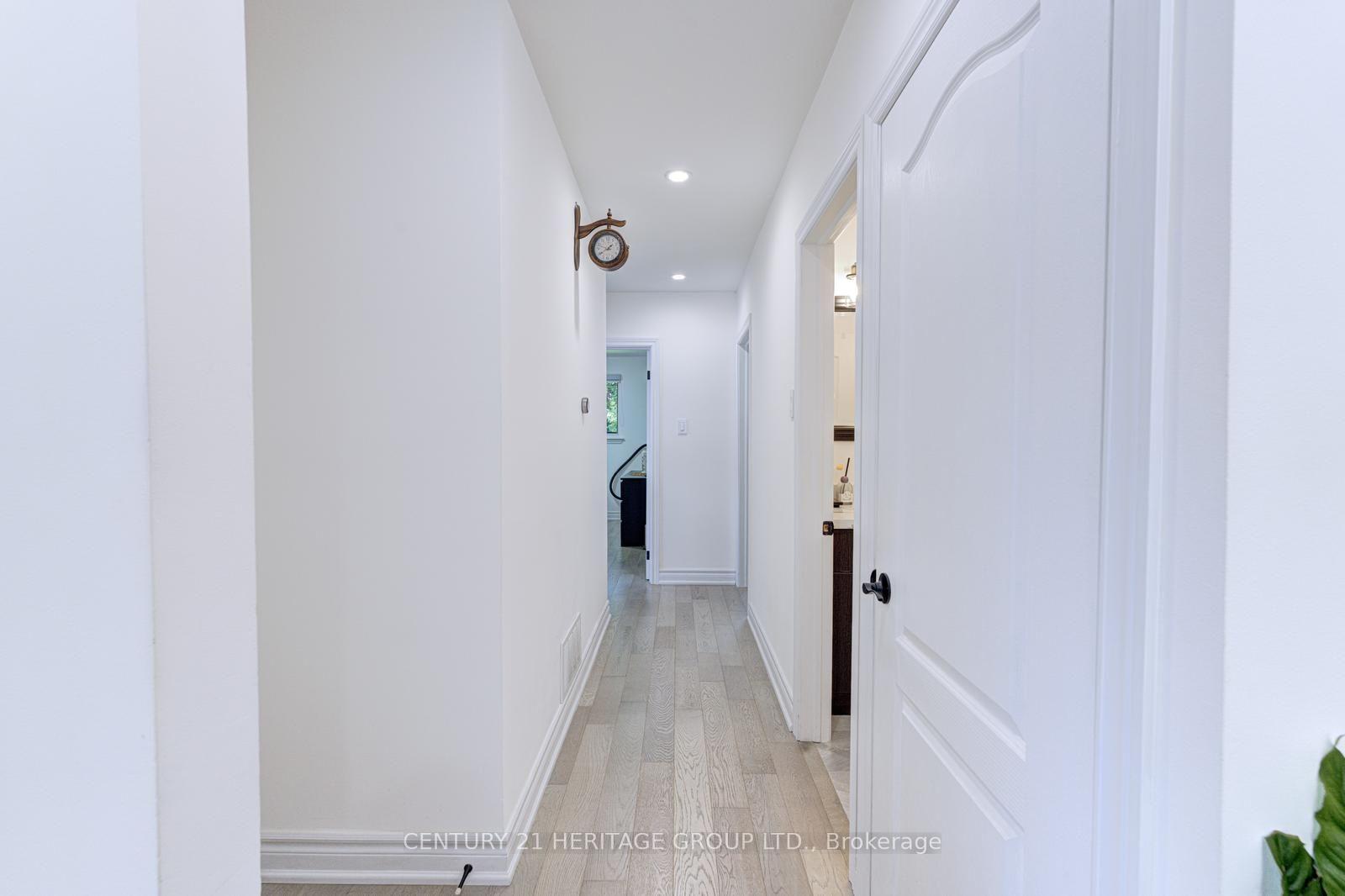 Photo 25 of 117 Marbury Crescent, North York, Parkwoods-Donalda — HOMEH
