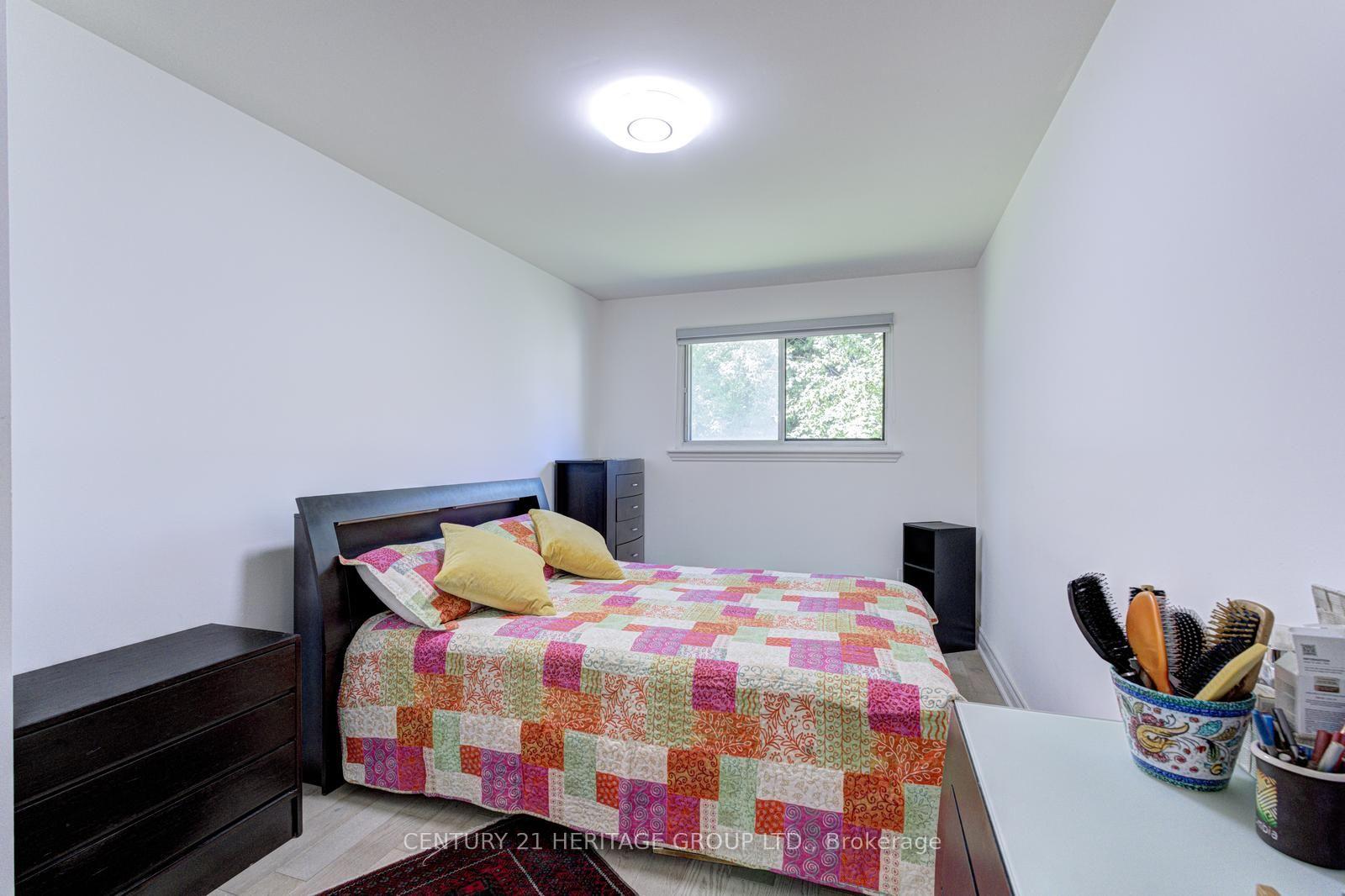 Photo 27 of 117 Marbury Crescent, North York, Parkwoods-Donalda — HOMEH