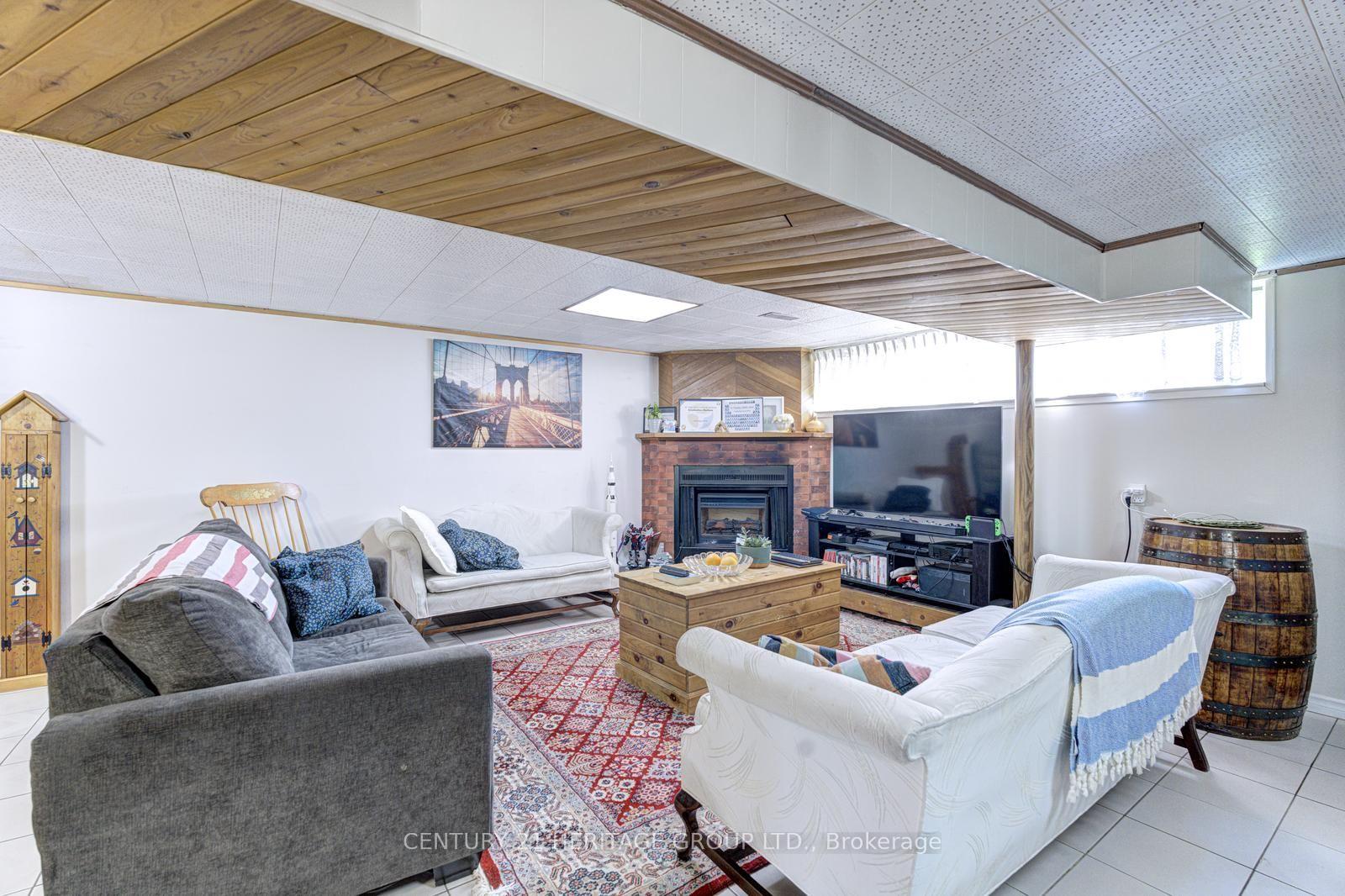 Photo 35 of 117 Marbury Crescent, North York, Parkwoods-Donalda — HOMEH