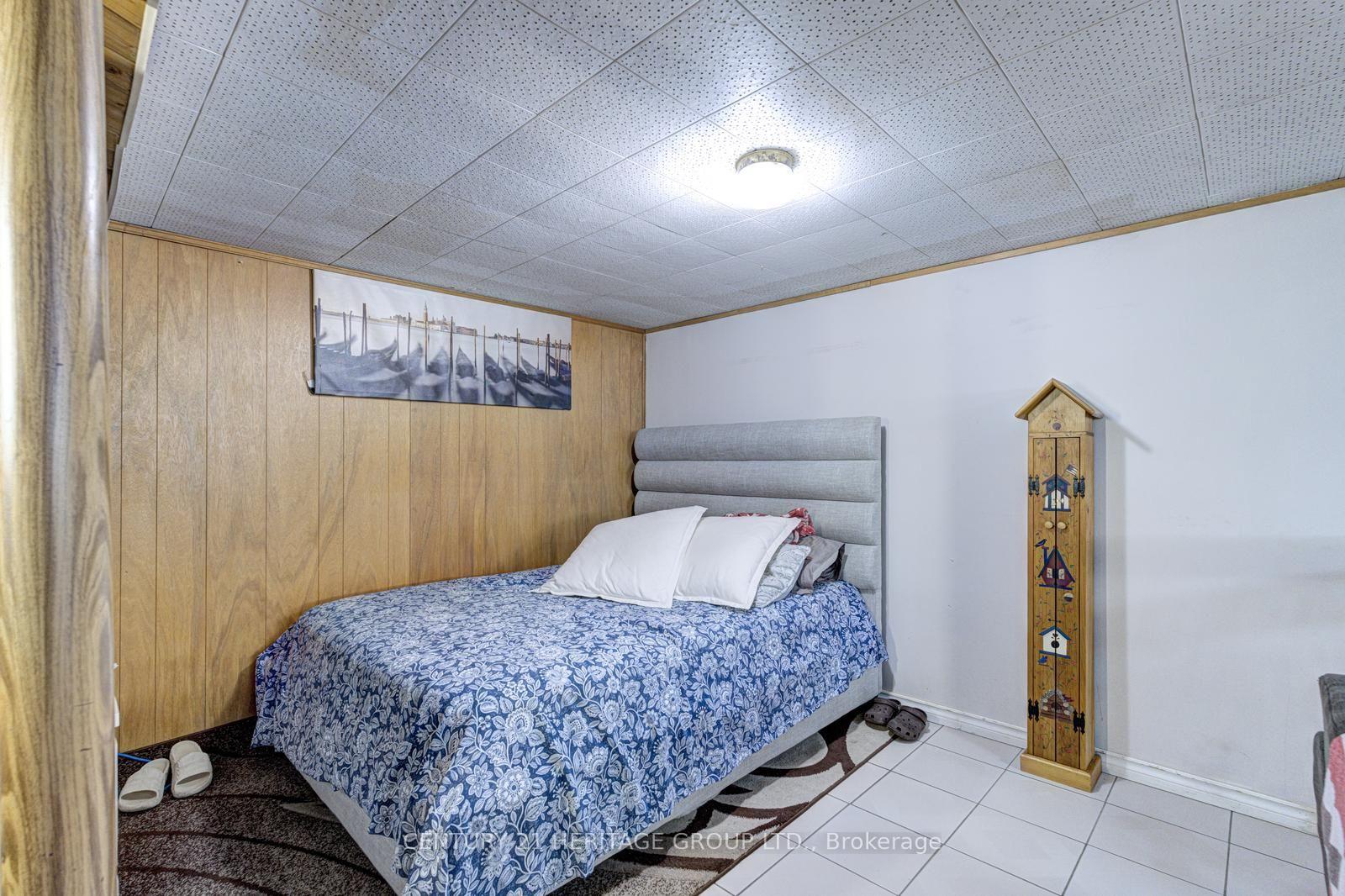 Photo 36 of 117 Marbury Crescent, North York, Parkwoods-Donalda — HOMEH
