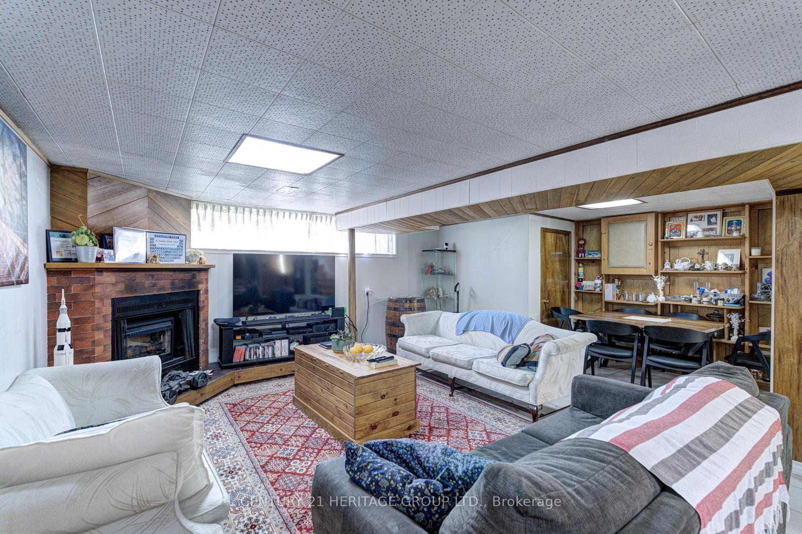 Photo 37 of 117 Marbury Crescent, North York, Parkwoods-Donalda — HOMEH