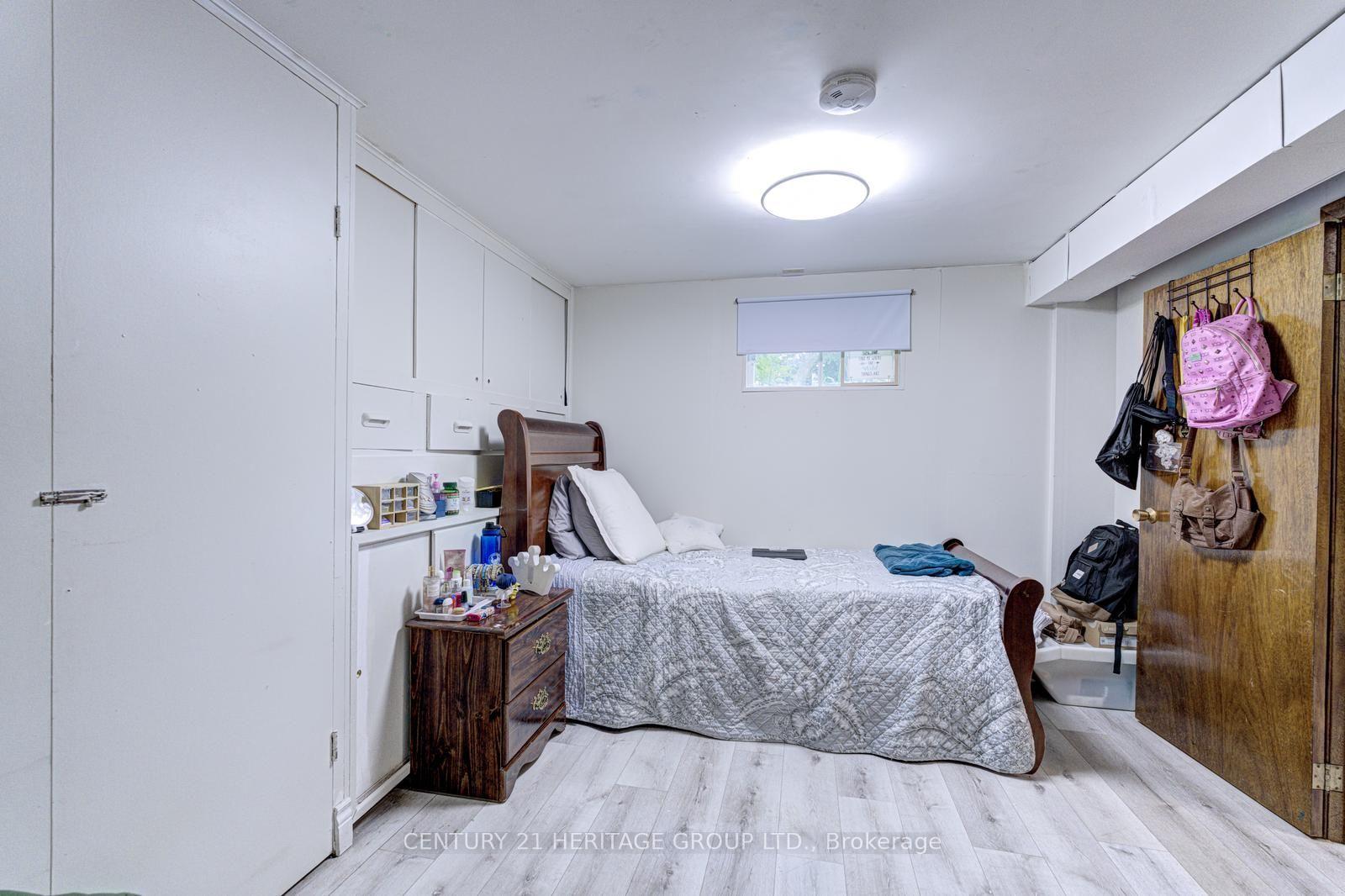 Photo 38 of 117 Marbury Crescent, North York, Parkwoods-Donalda — HOMEH