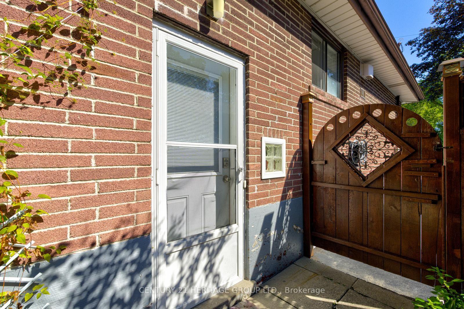 Photo 39 of 117 Marbury Crescent, North York, Parkwoods-Donalda — HOMEH