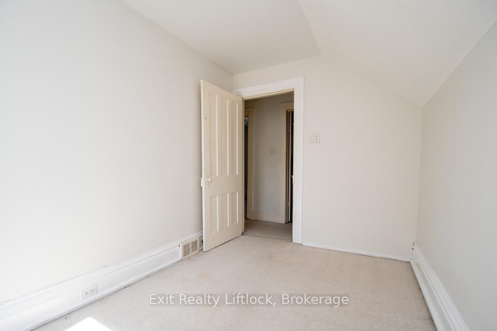 Photo 18 of 849 Water Street, Peterborough, Northcrest Ward 5 — HOMEH