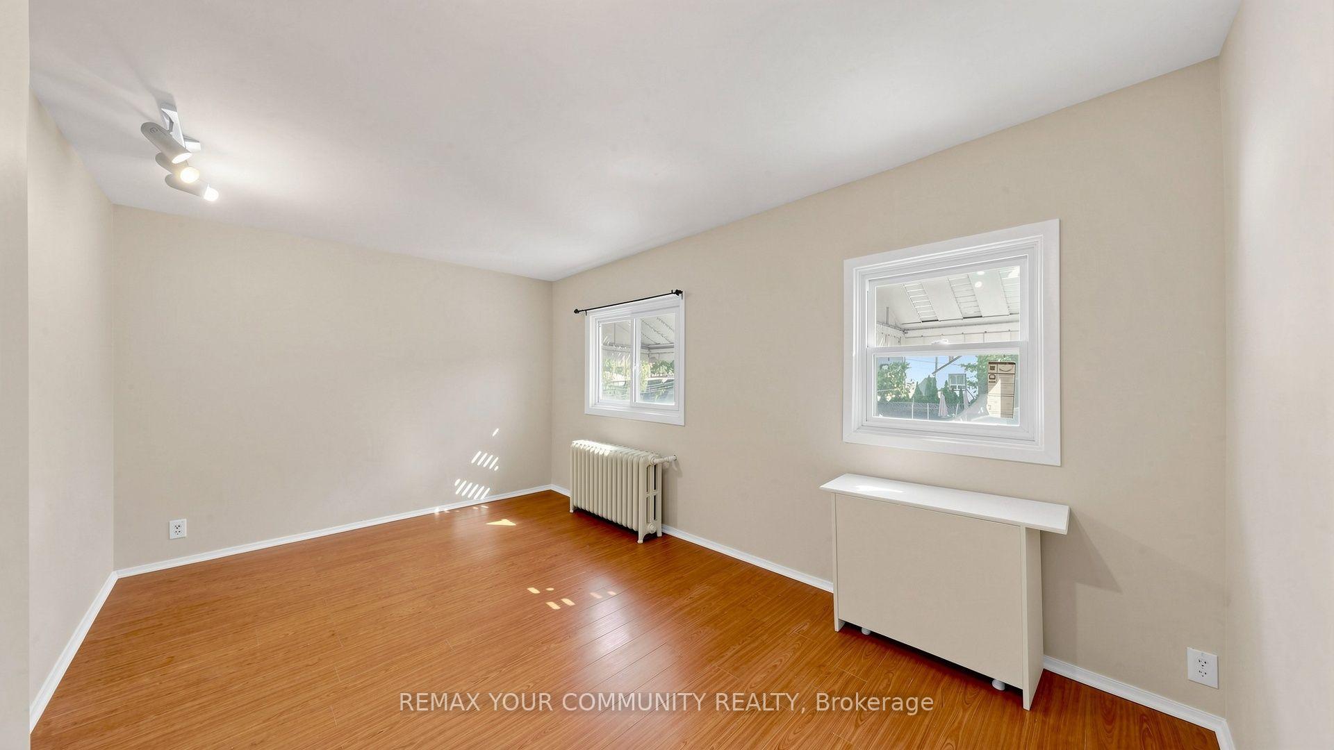 Photo 20 of 73 Robinson Avenue, Scarborough, Oakridge — HOMEH