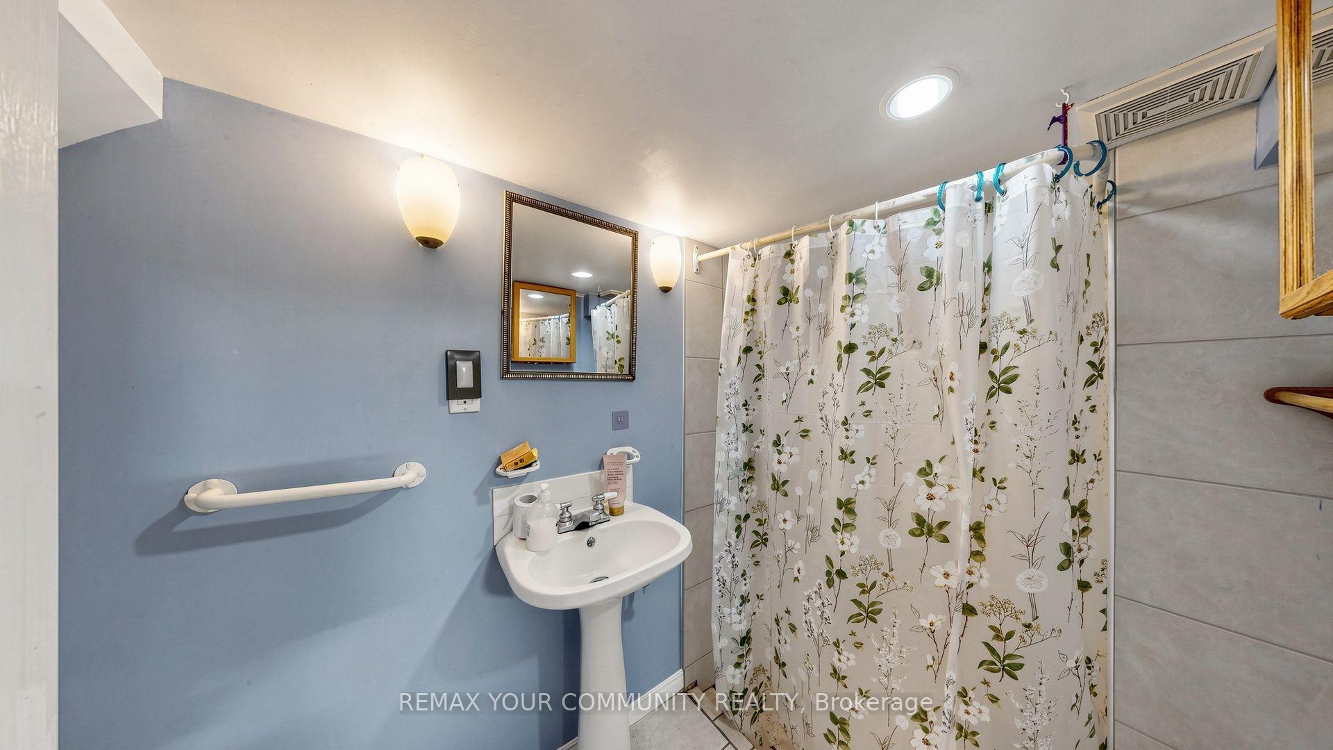 Photo 24 of 73 Robinson Avenue, Scarborough, Oakridge — HOMEH