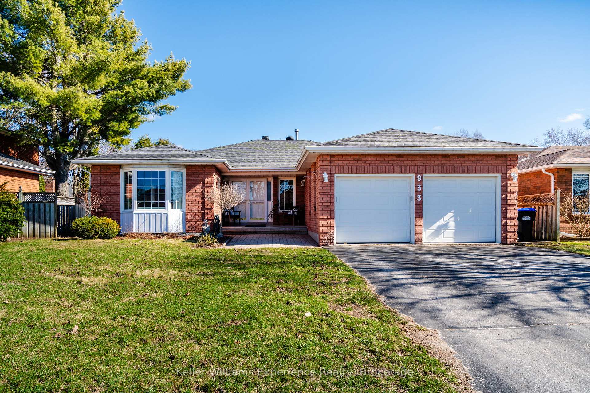 Photo of 933 Playfair Road