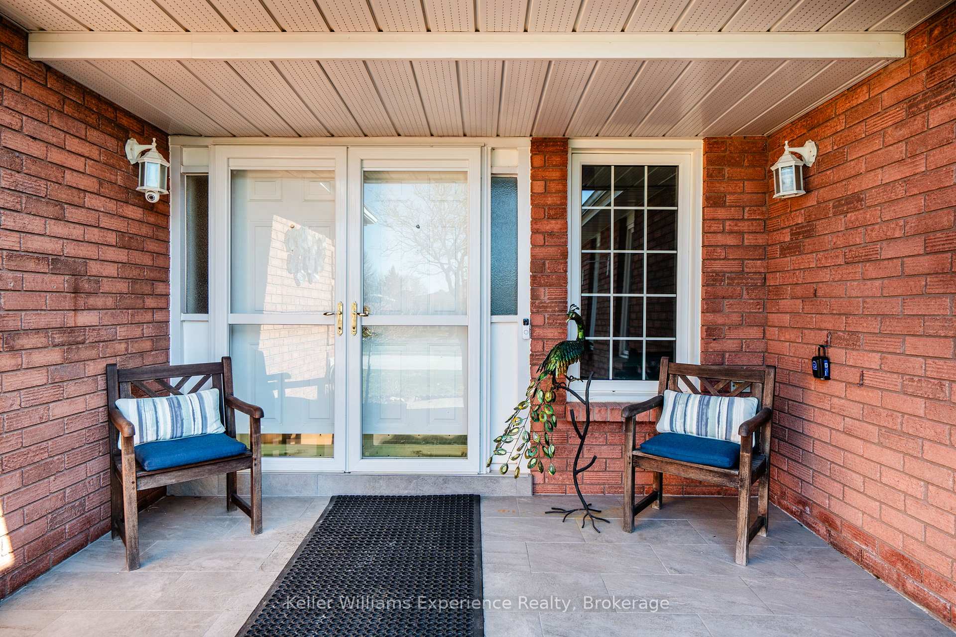 Photo 3 of 933 Playfair Road, Midland — HOMEH
