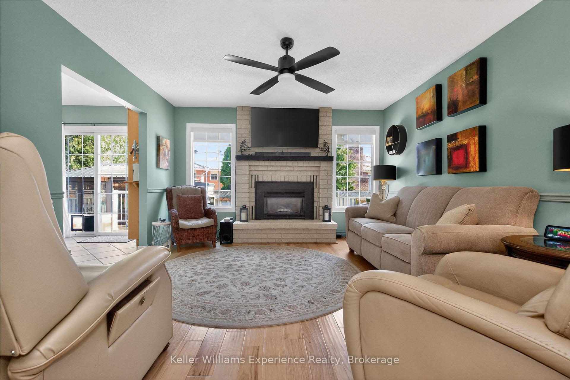 Photo 6 of 933 Playfair Road, Midland — HOMEH