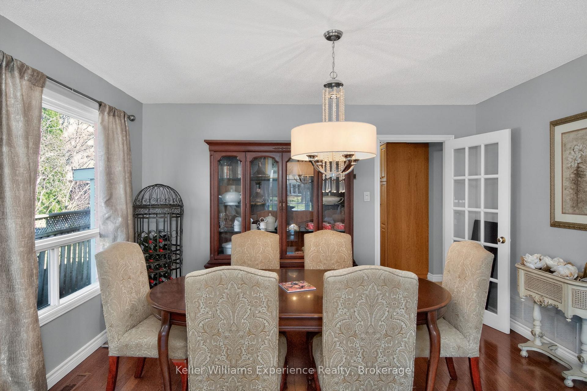 Photo 17 of 933 Playfair Road, Midland — HOMEH