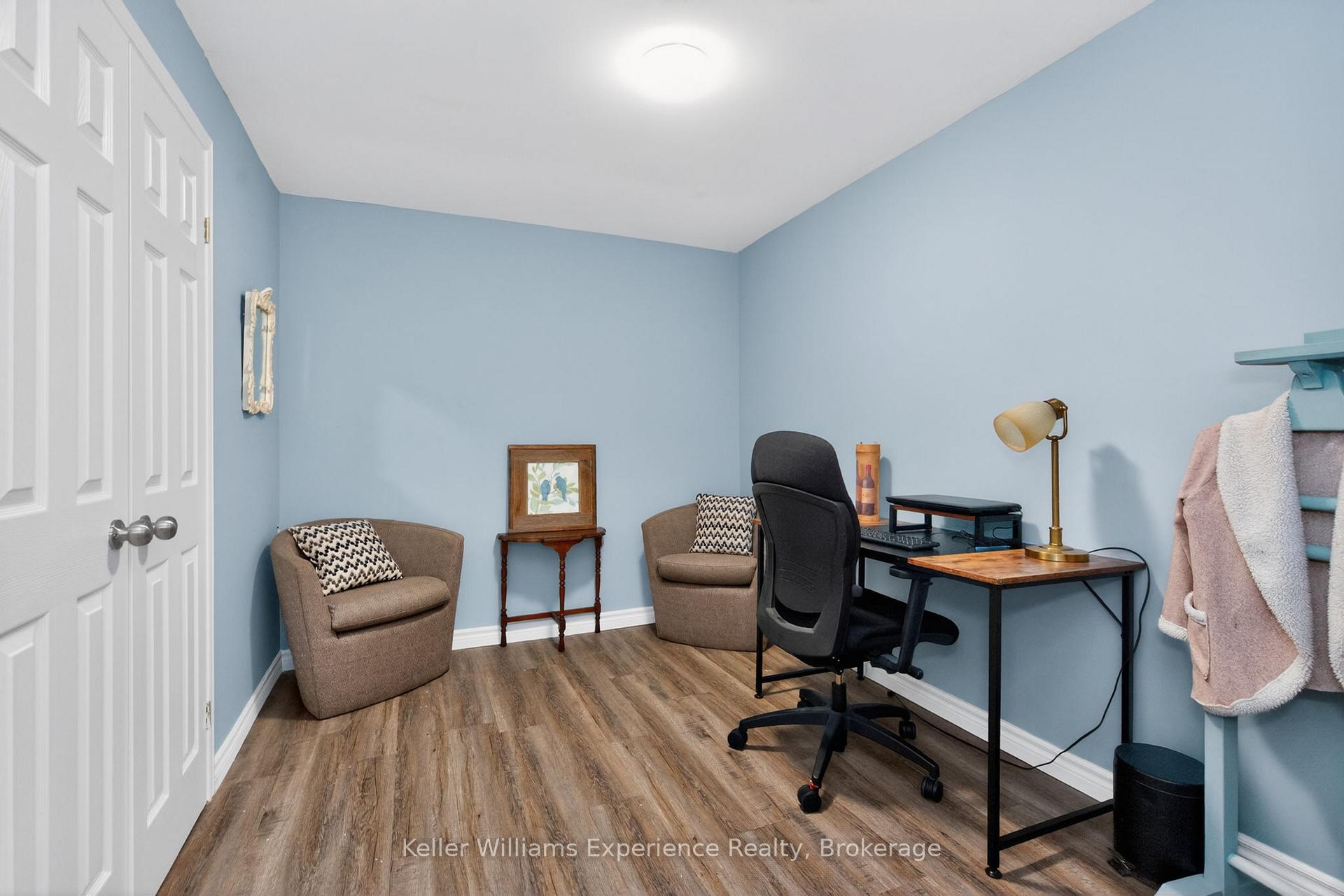 Photo 38 of 933 Playfair Road, Midland — HOMEH
