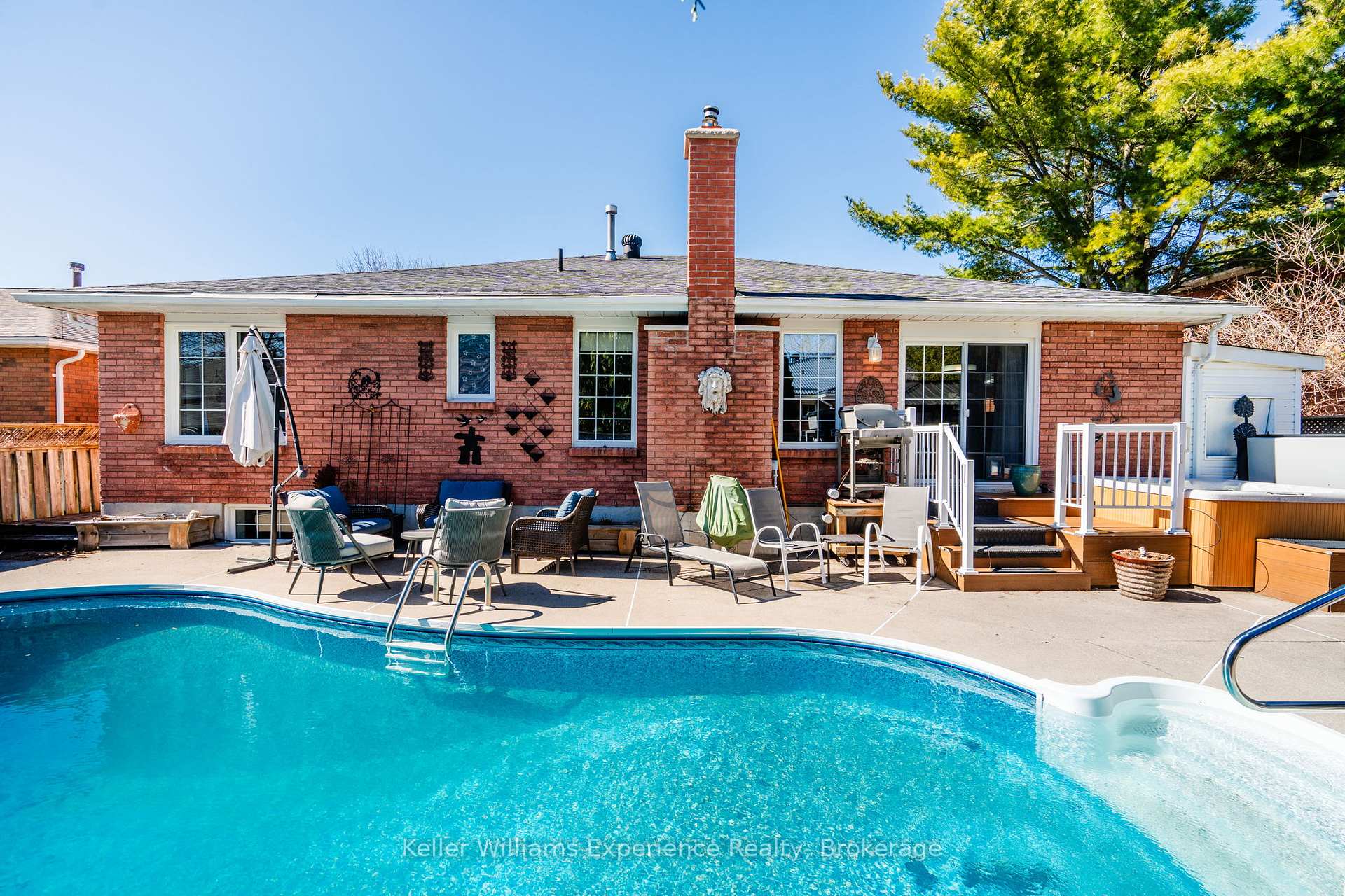 Photo 47 of 933 Playfair Road, Midland — HOMEH