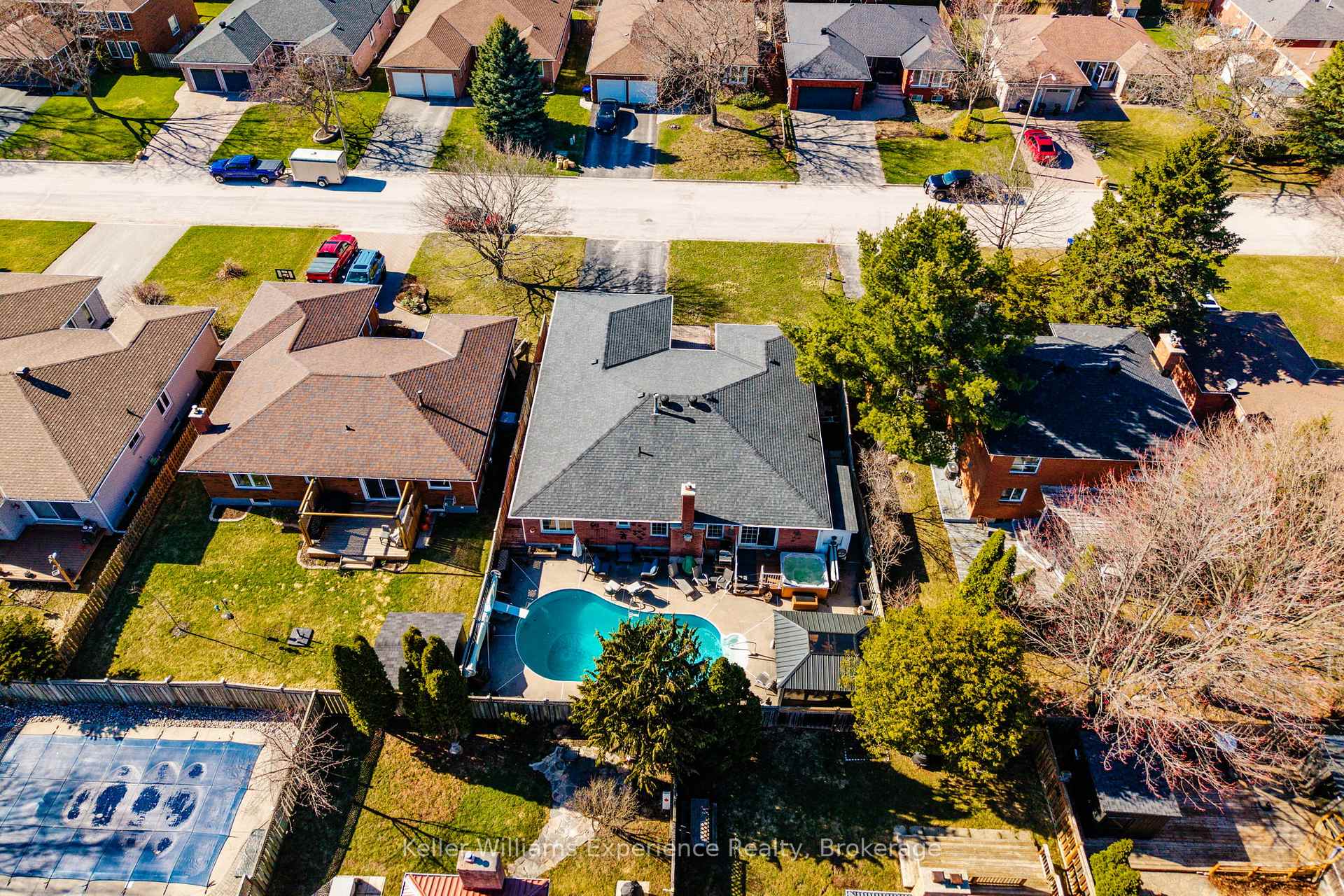 Photo 50 of 933 Playfair Road, Midland — HOMEH
