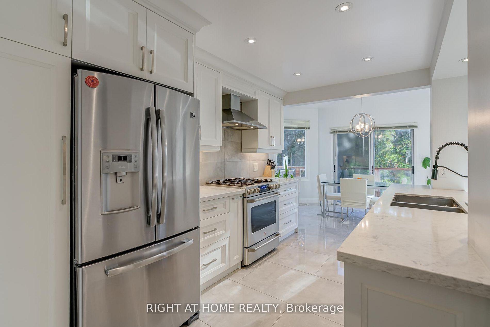 Photo 8 of 66 Glen Hill Drive, Whitby, Blue Grass Meadows — HOMEH