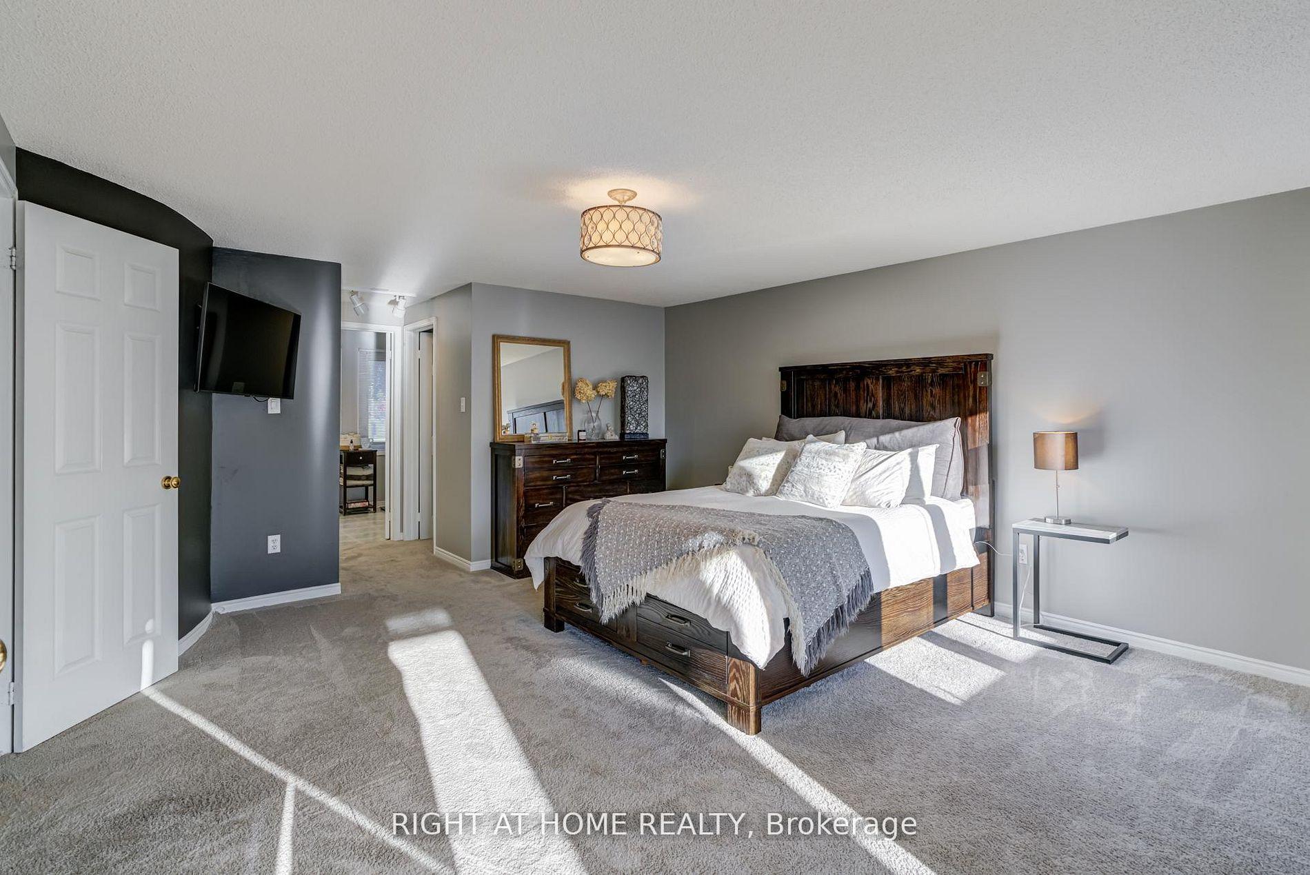 Photo 21 of 66 Glen Hill Drive, Whitby, Blue Grass Meadows — HOMEH