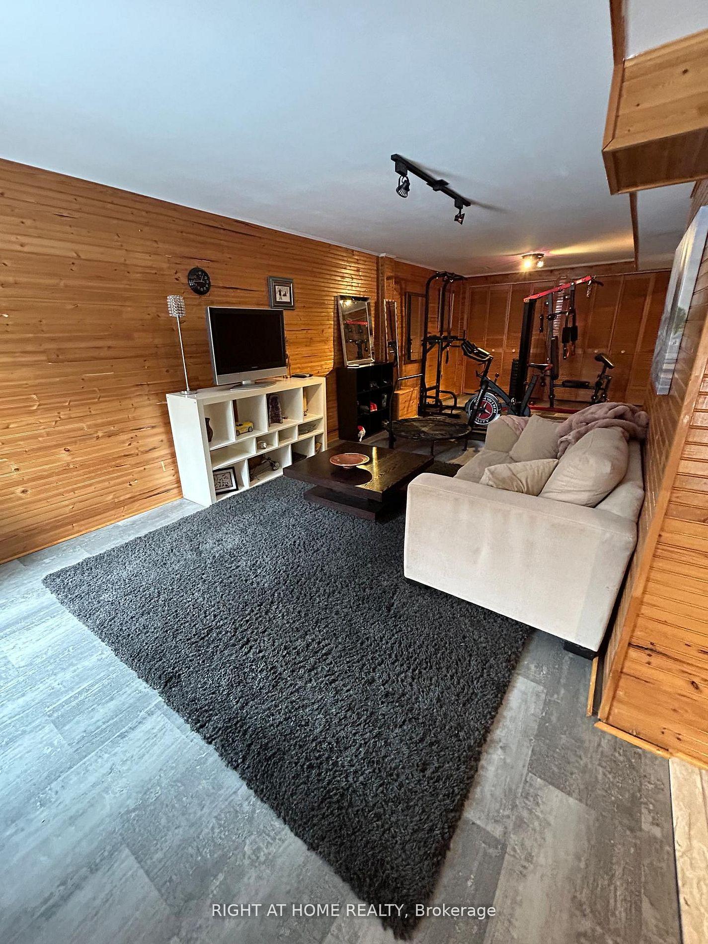 Photo 32 of 66 Glen Hill Drive, Whitby, Blue Grass Meadows — HOMEH