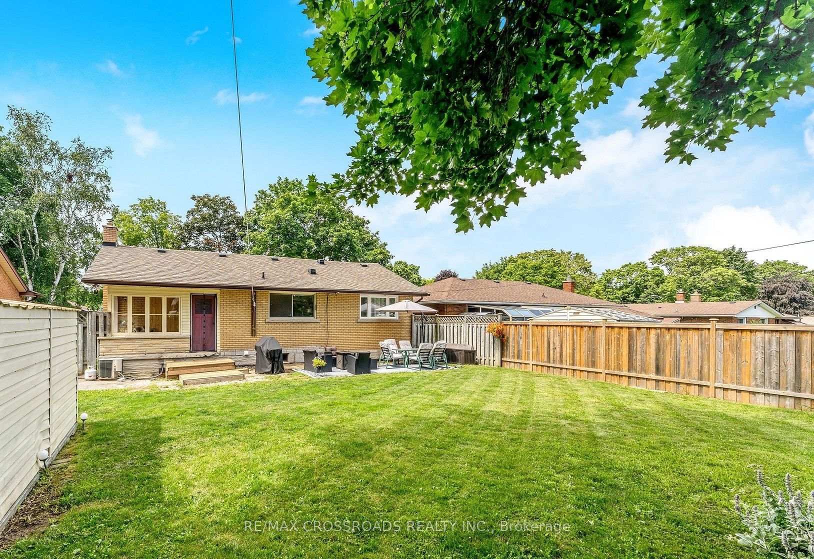 Photo 3 of 23 Strathmere Place, Guelph, Riverside Park — HOMEH
