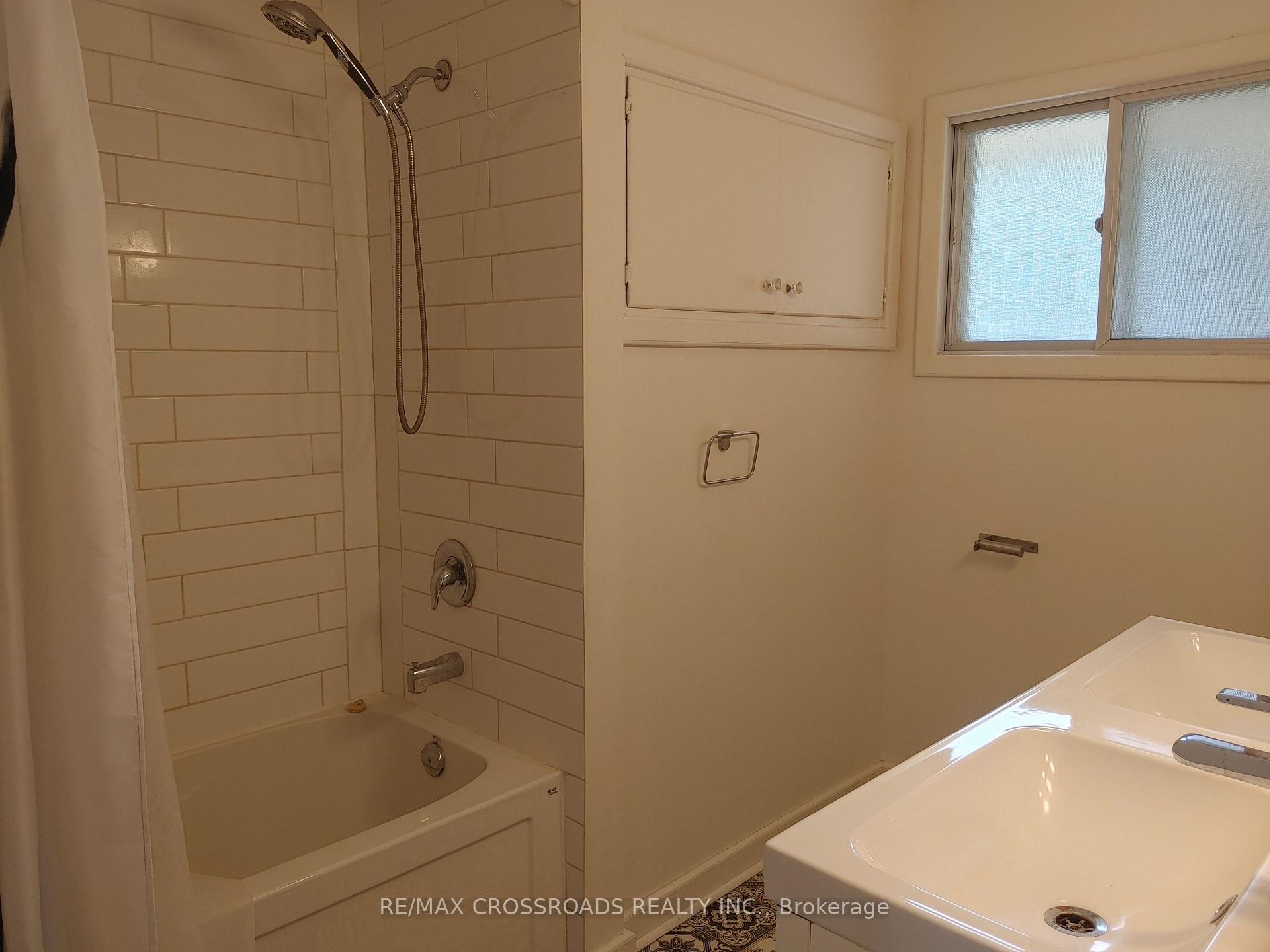 Photo 10 of 23 Strathmere Place, Guelph, Riverside Park — HOMEH