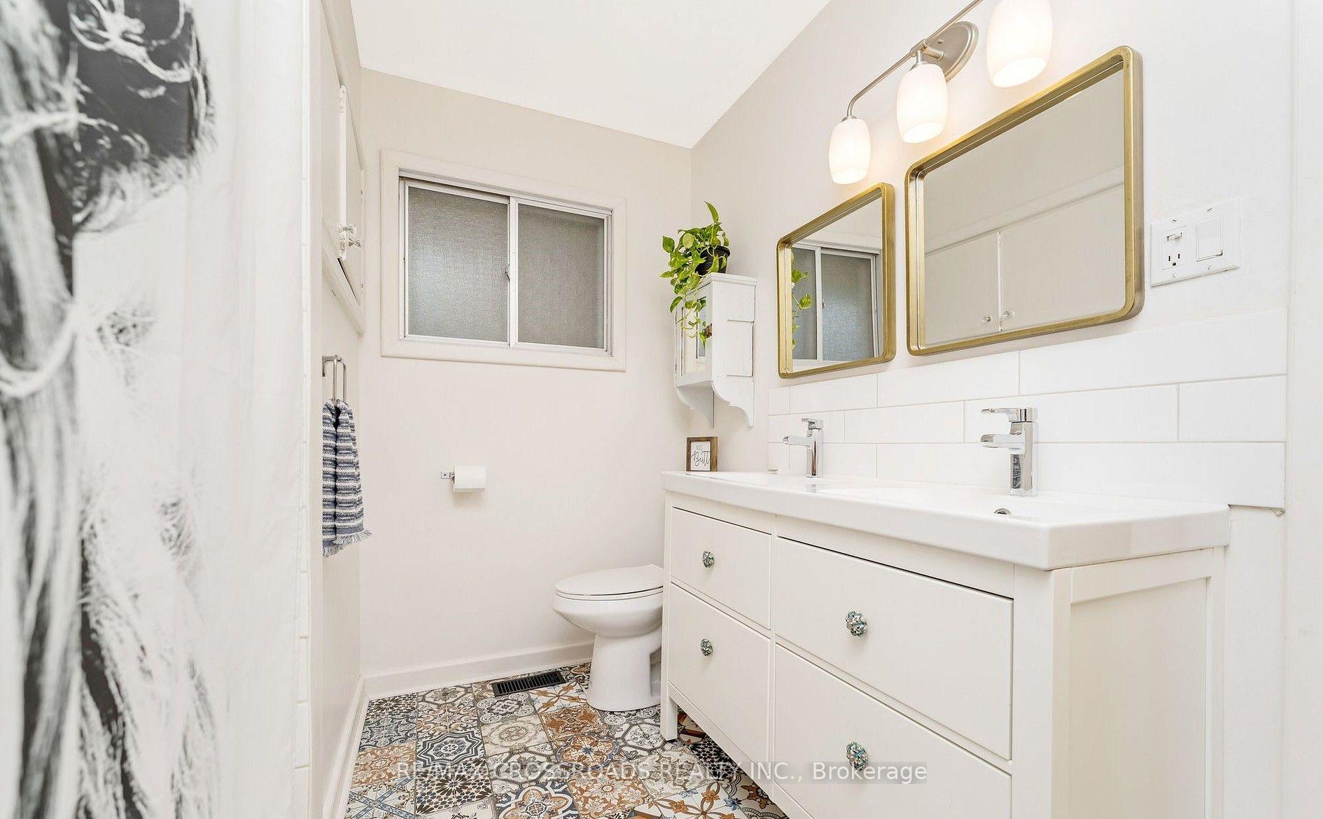 Photo 20 of 23 Strathmere Place, Guelph, Riverside Park — HOMEH