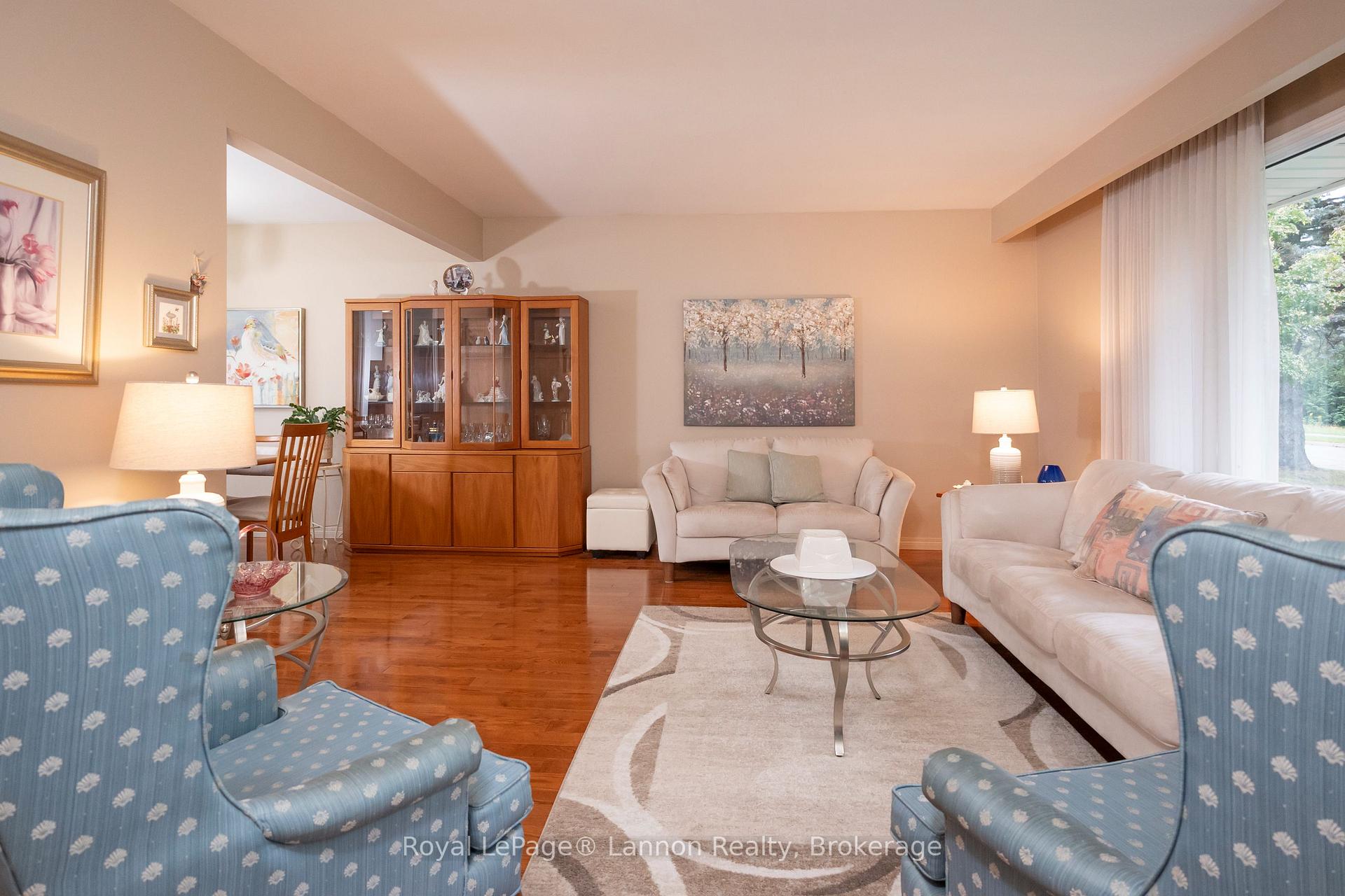 Photo 3 of 404 Riverview Drive, Thunder Bay, Edgewater Park — HOMEH