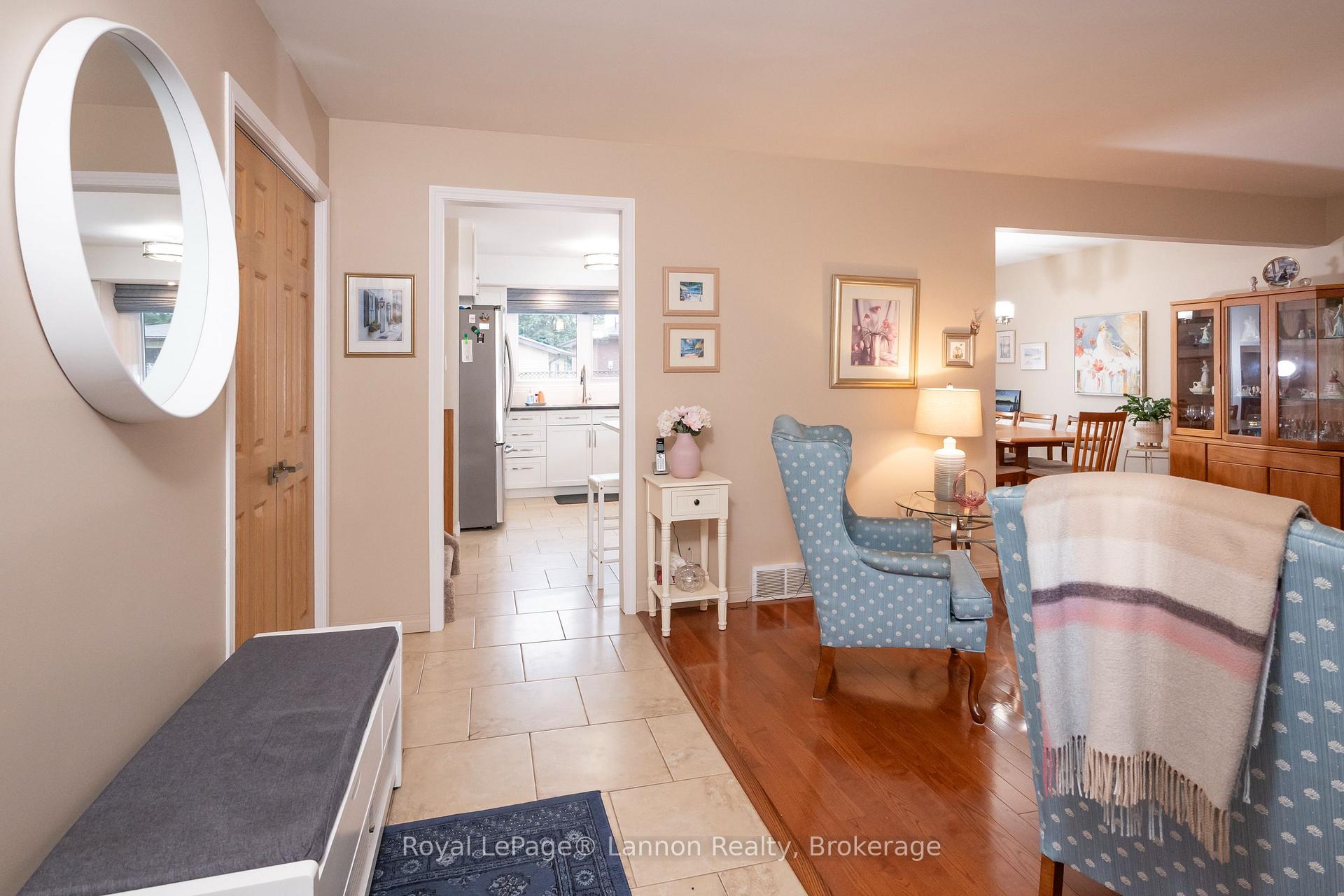 Photo 4 of 404 Riverview Drive, Thunder Bay, Edgewater Park — HOMEH