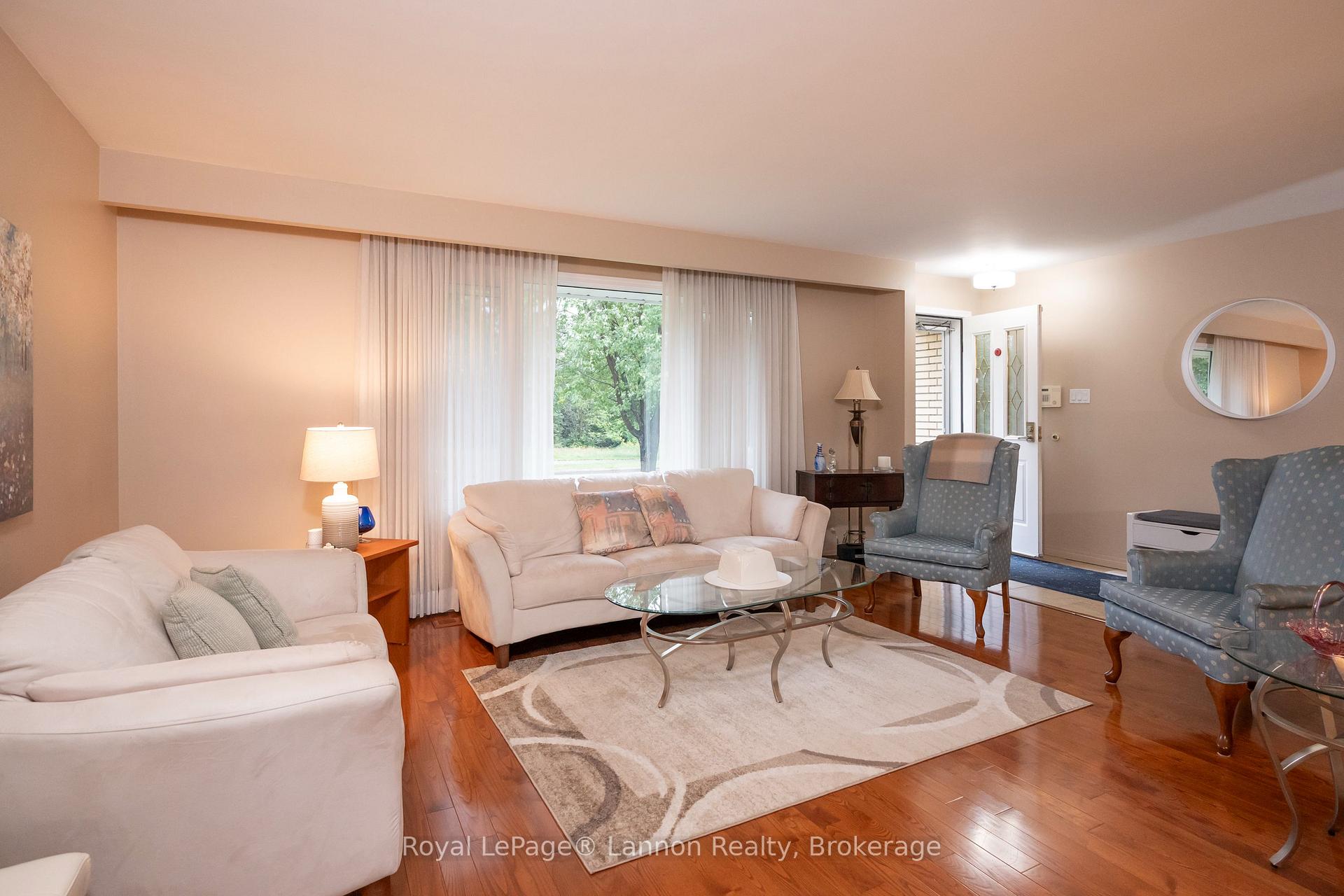 Photo 6 of 404 Riverview Drive, Thunder Bay, Edgewater Park — HOMEH