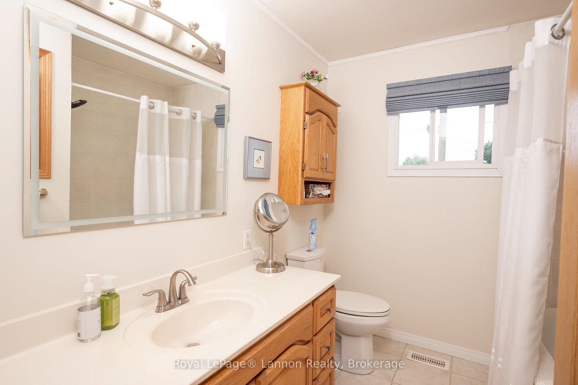 Photo 23 of 404 Riverview Drive, Thunder Bay, Edgewater Park — HOMEH