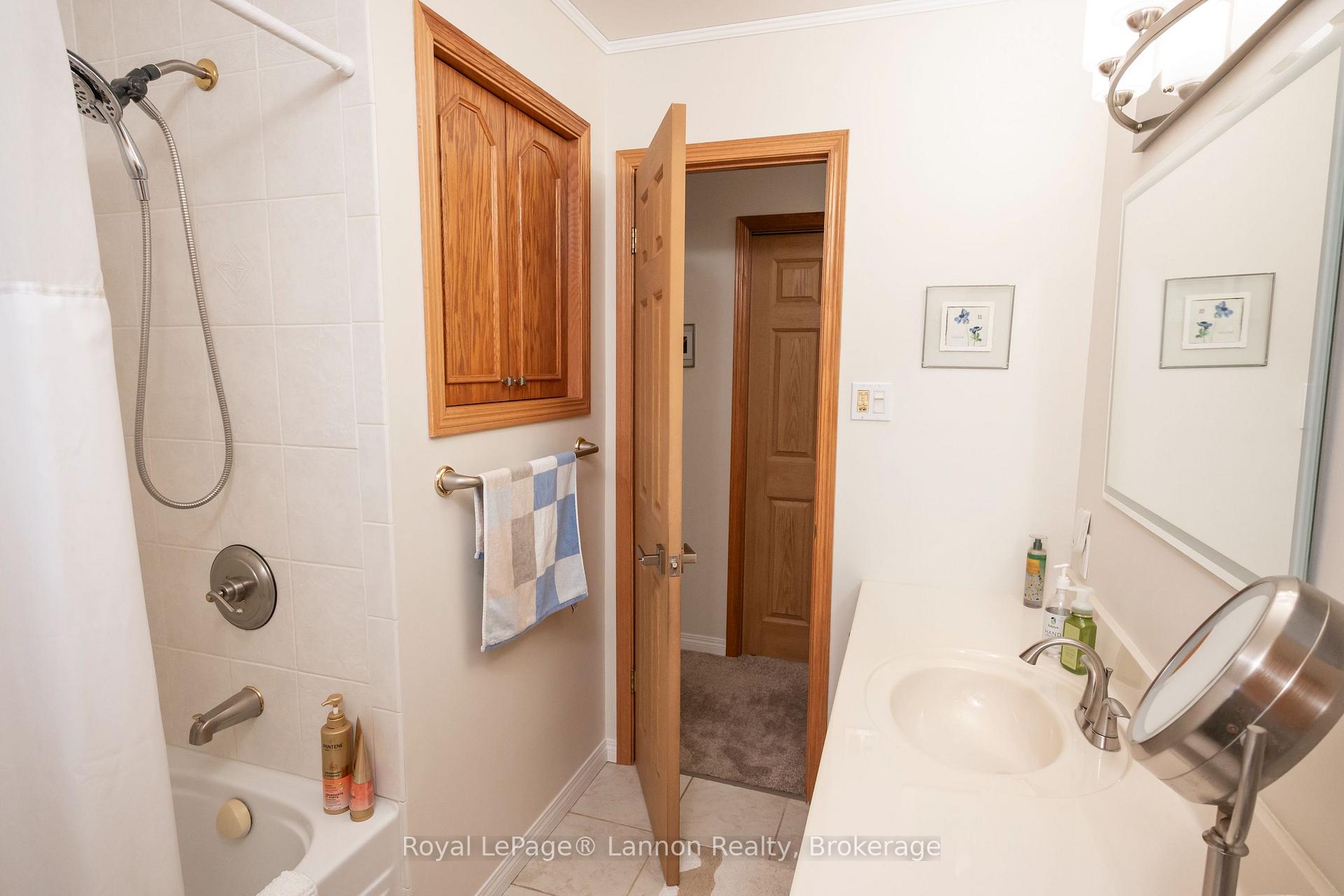 Photo 24 of 404 Riverview Drive, Thunder Bay, Edgewater Park — HOMEH