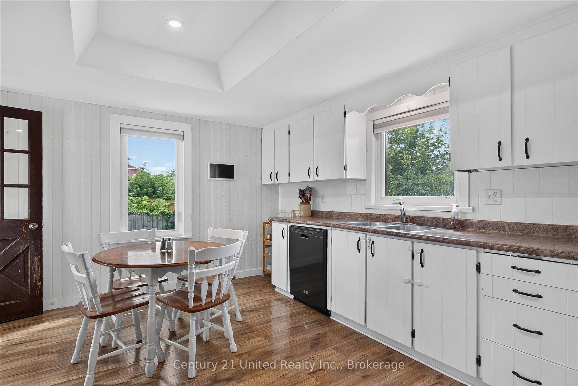 Photo 12 of 9 Crandall Street, Kawartha Lakes, Lindsay — HOMEH
