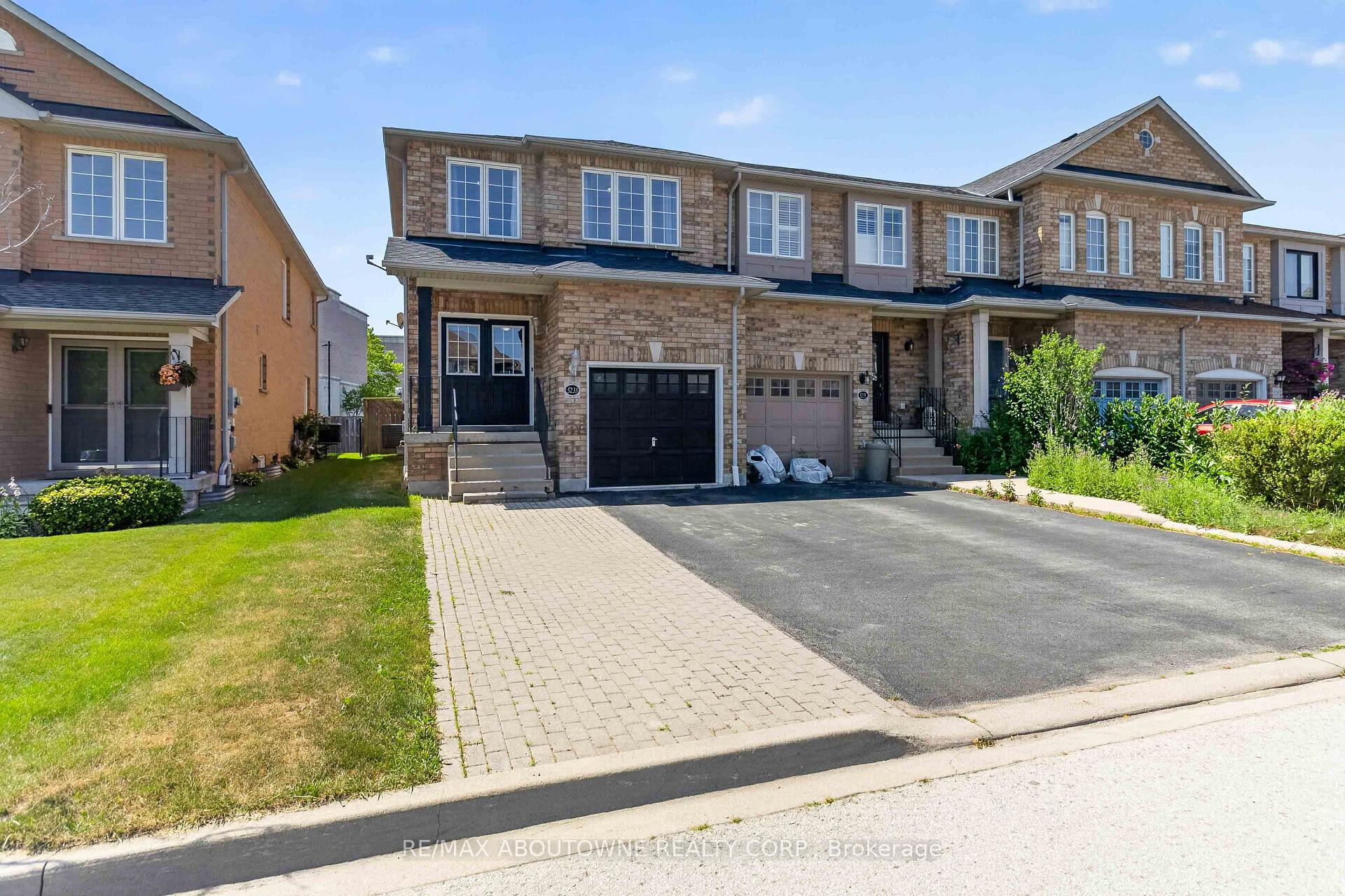 Photo 2 of 5233 Thornburn Drive, Burlington, Uptown — HOMEH
