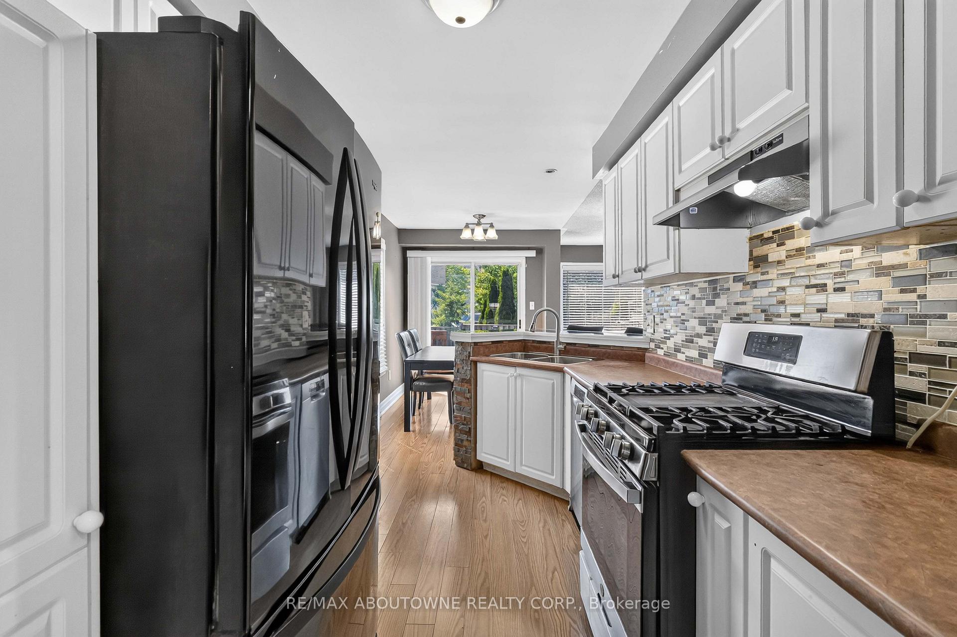 Photo 8 of 5233 Thornburn Drive, Burlington, Uptown — HOMEH