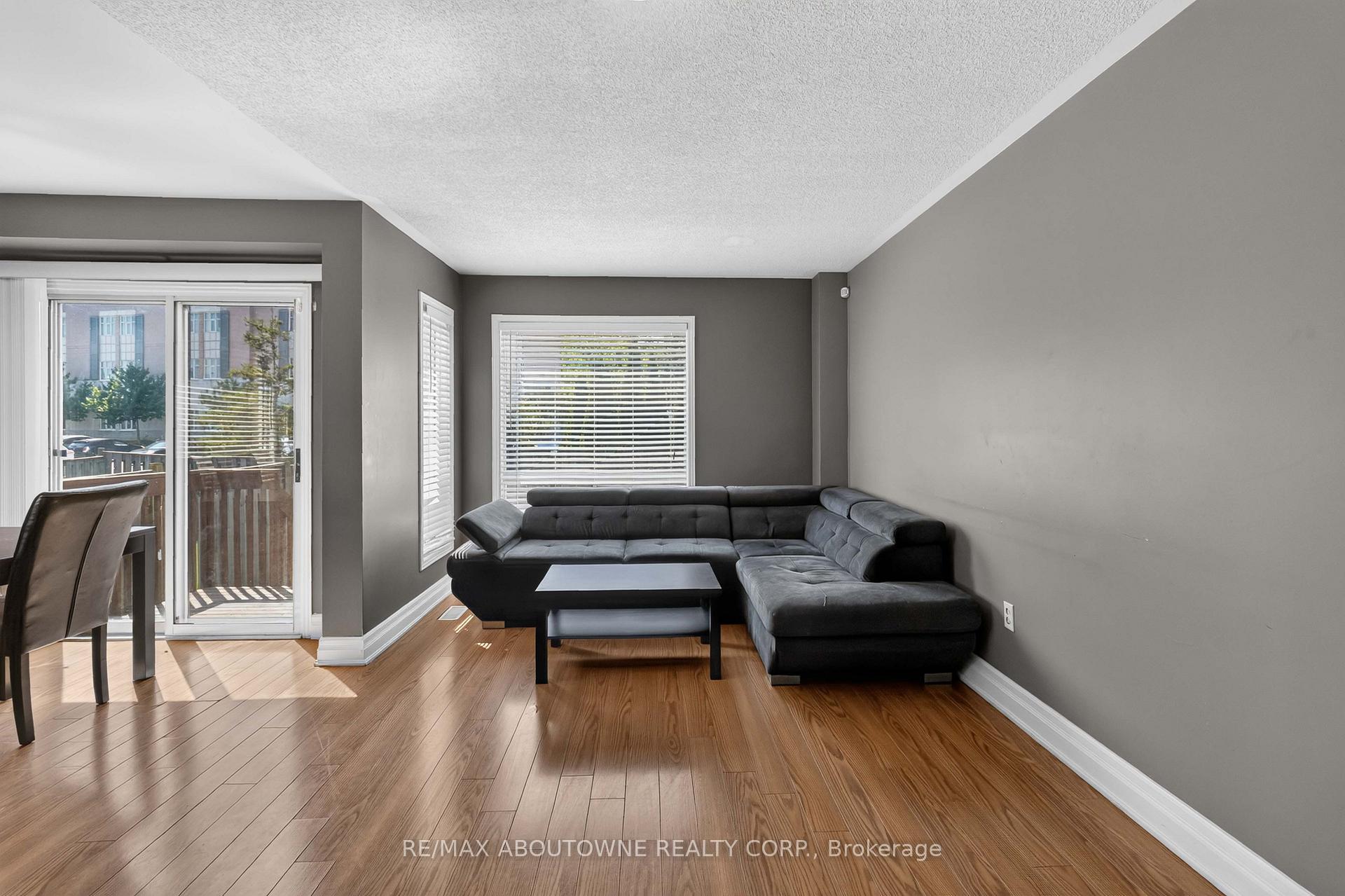 Photo 12 of 5233 Thornburn Drive, Burlington, Uptown — HOMEH