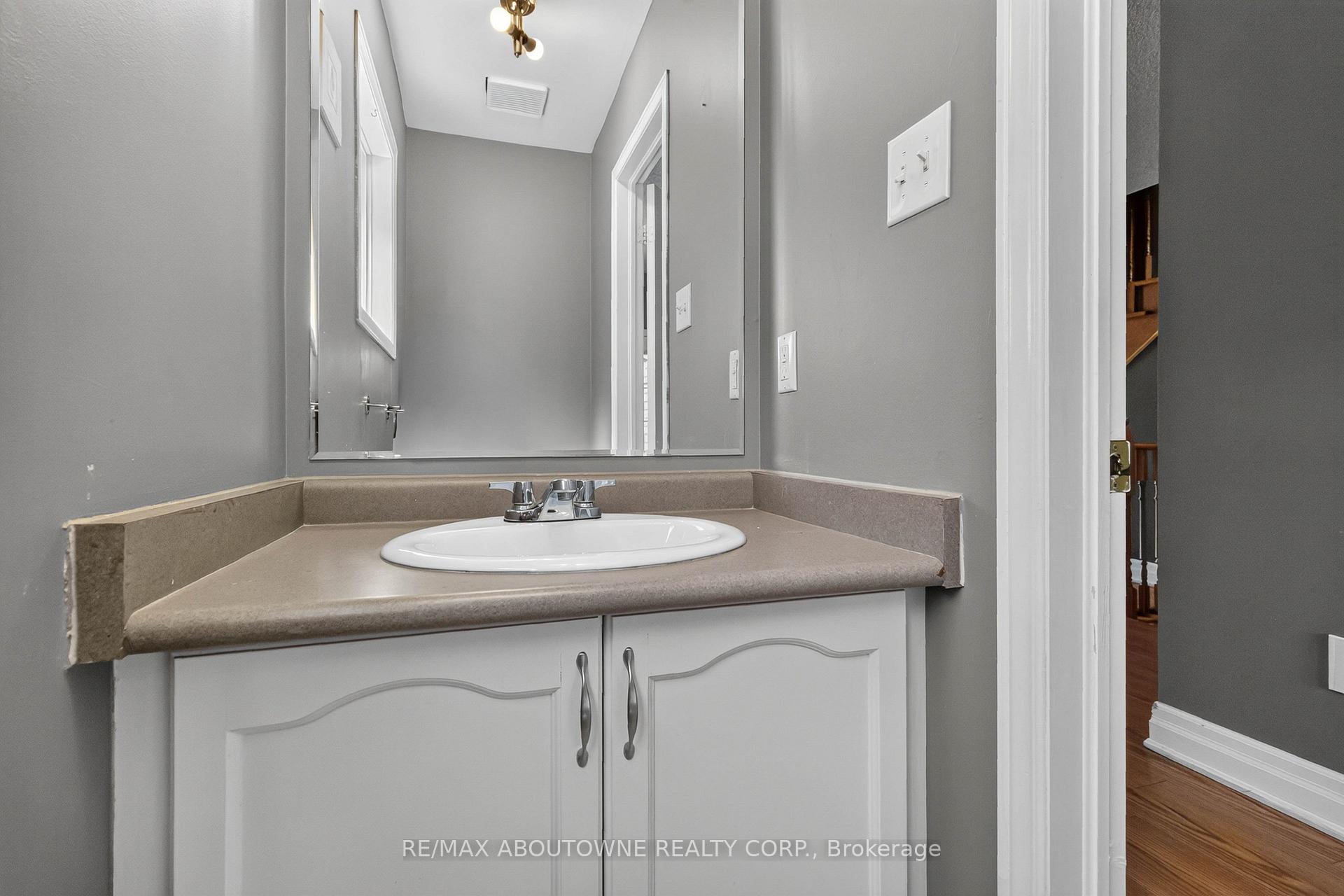 Photo 15 of 5233 Thornburn Drive, Burlington, Uptown — HOMEH