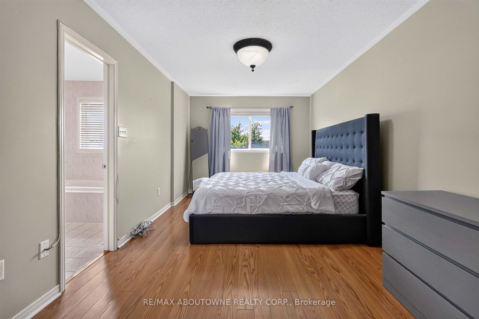 Photo 18 of 5233 Thornburn Drive, Burlington, Uptown — HOMEH