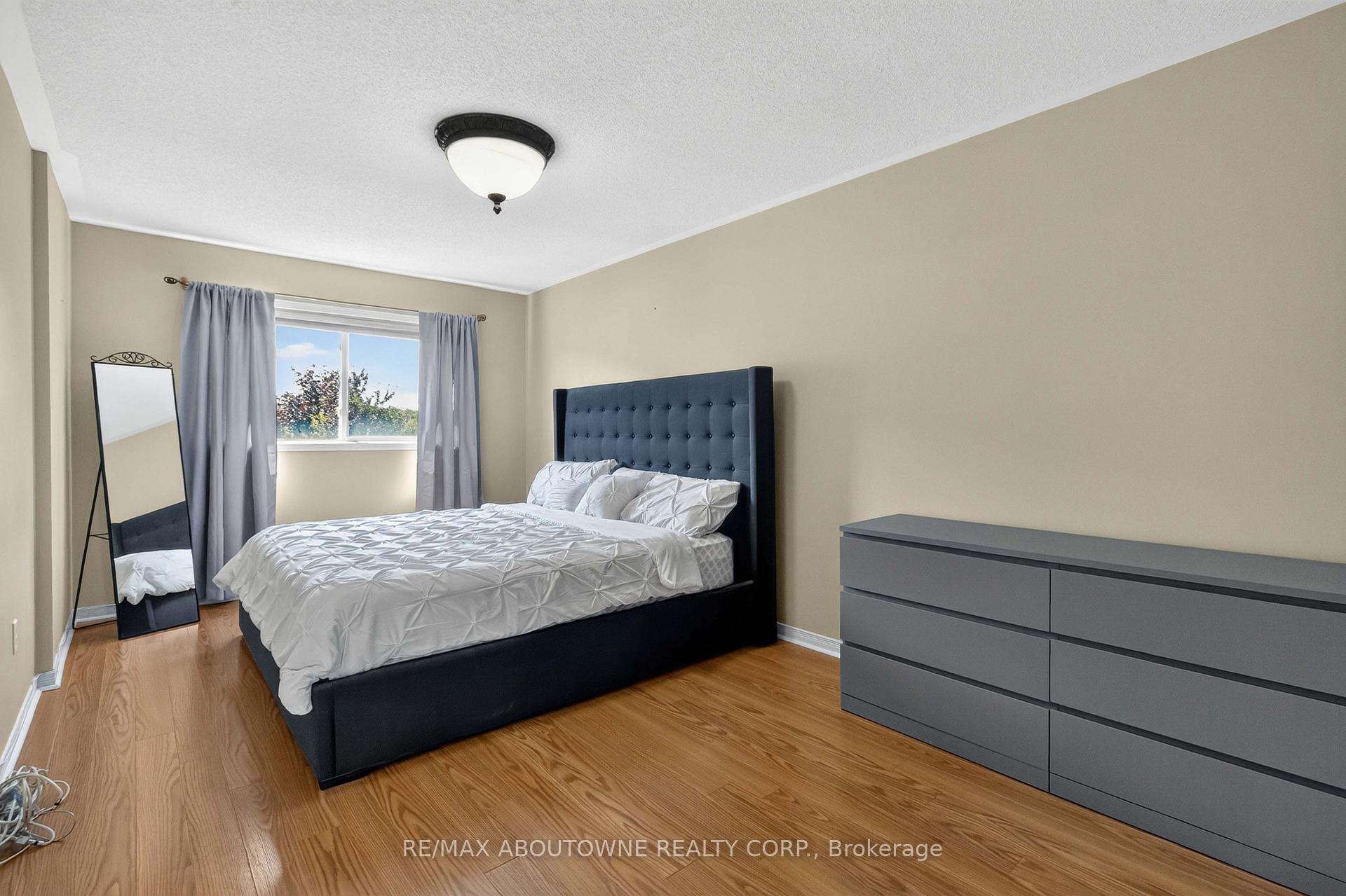 Photo 19 of 5233 Thornburn Drive, Burlington, Uptown — HOMEH