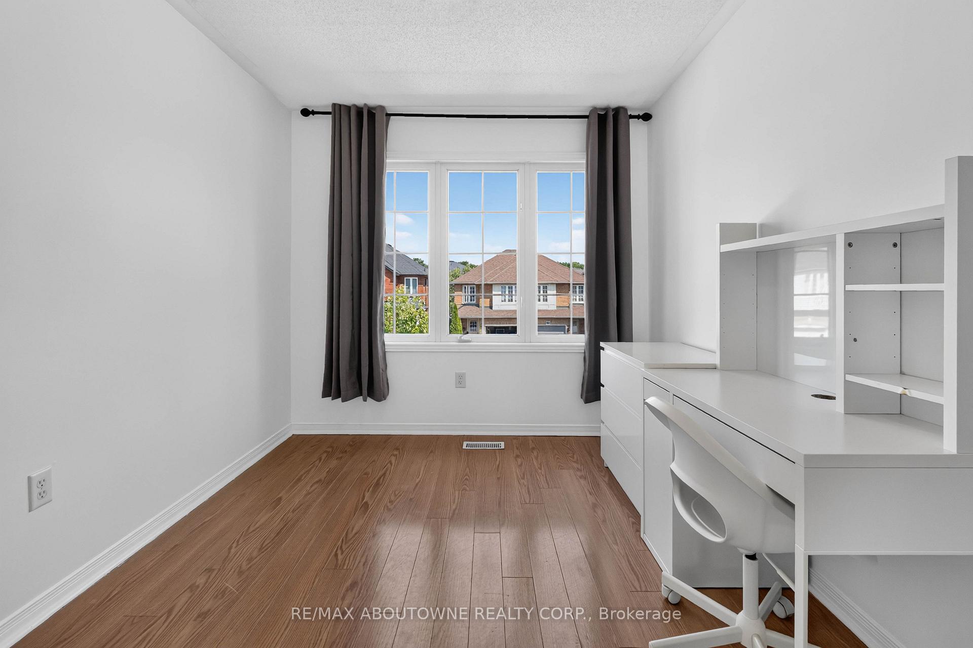 Photo 23 of 5233 Thornburn Drive, Burlington, Uptown — HOMEH