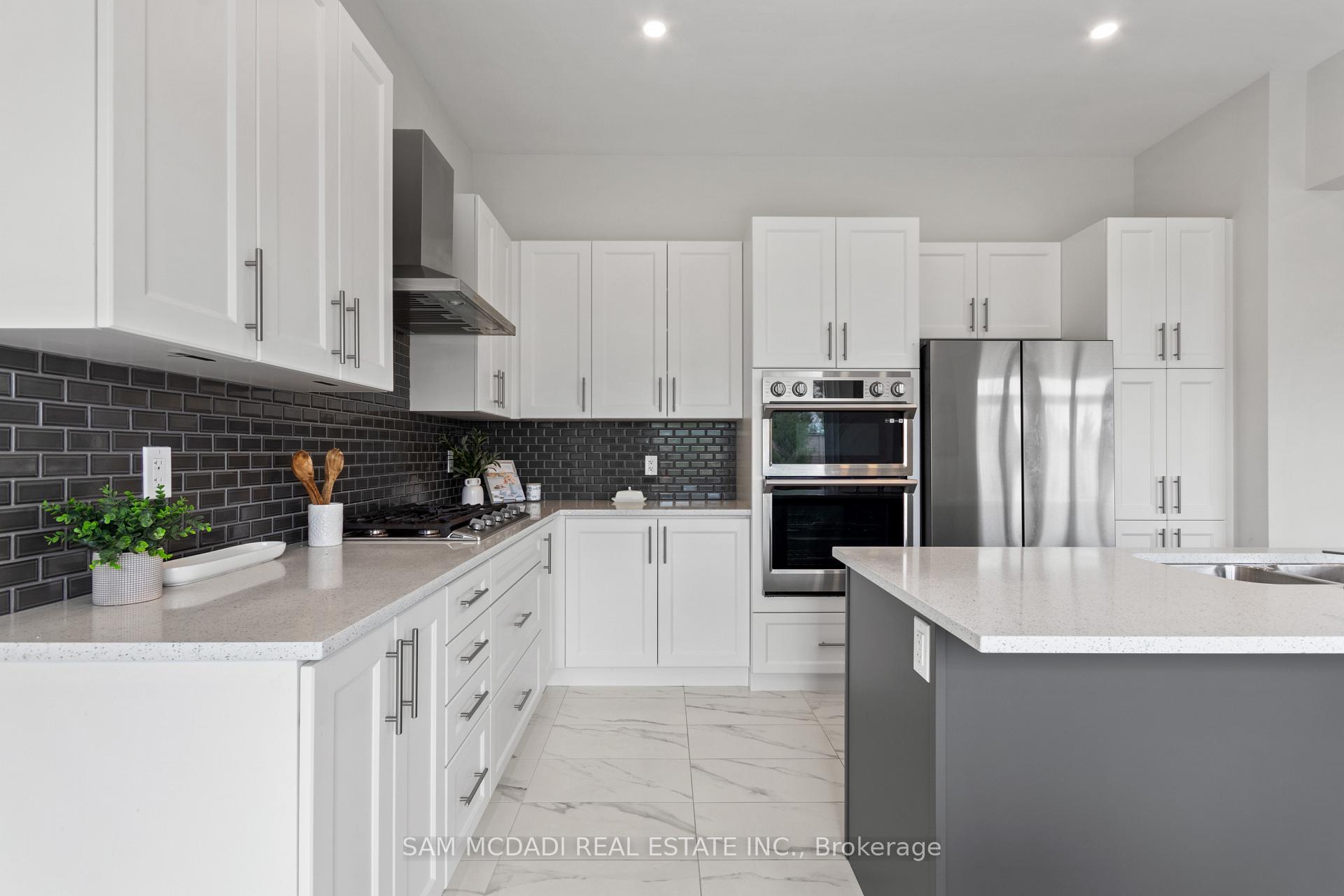 Photo 16 of 99 Black Walnut Court, Aurora, Aurora Estates — HOMEH