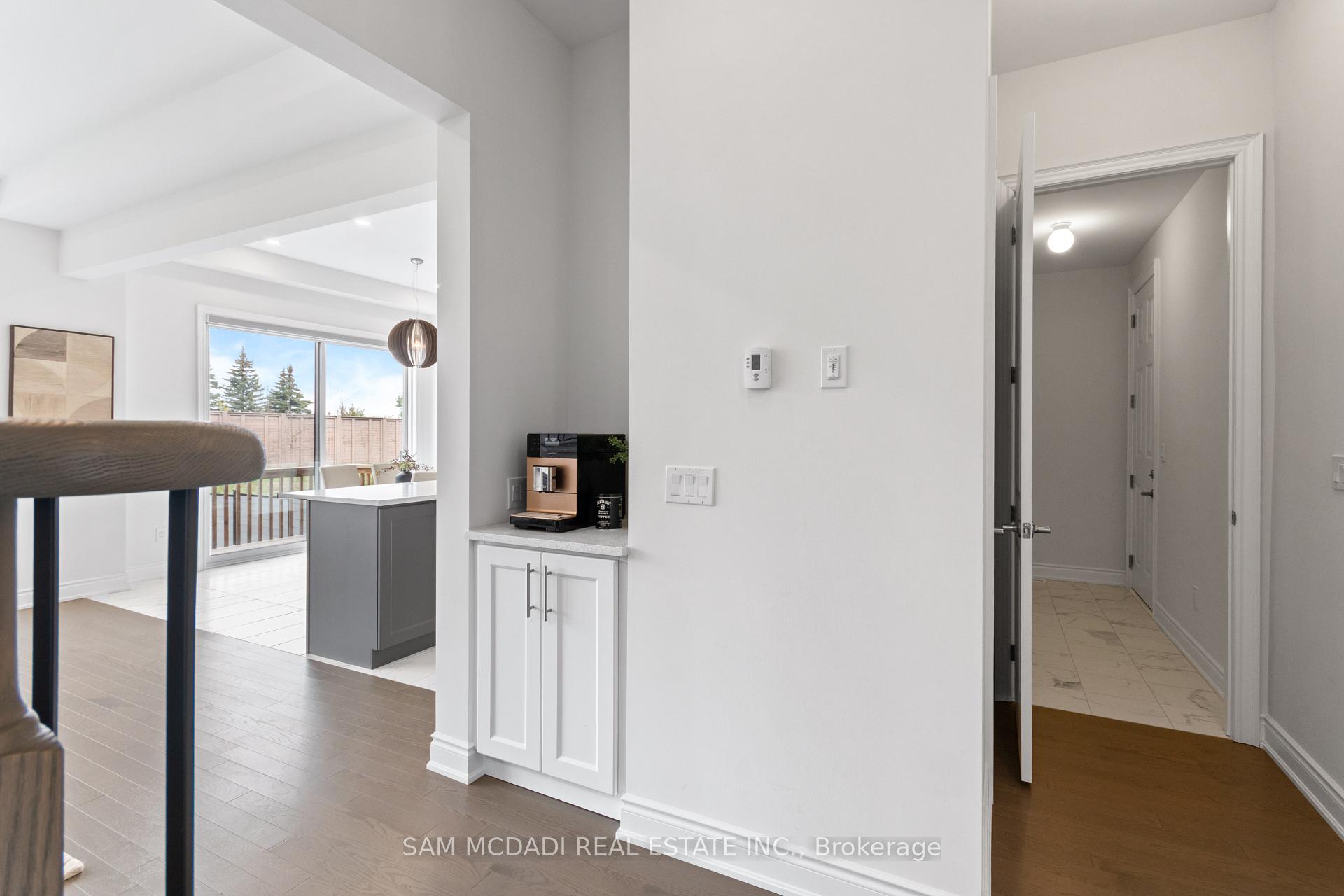 Photo 18 of 99 Black Walnut Court, Aurora, Aurora Estates — HOMEH
