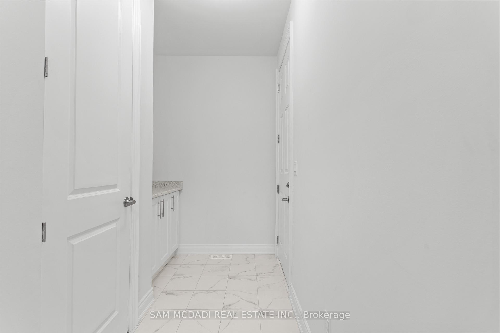 Photo 19 of 99 Black Walnut Court, Aurora, Aurora Estates — HOMEH